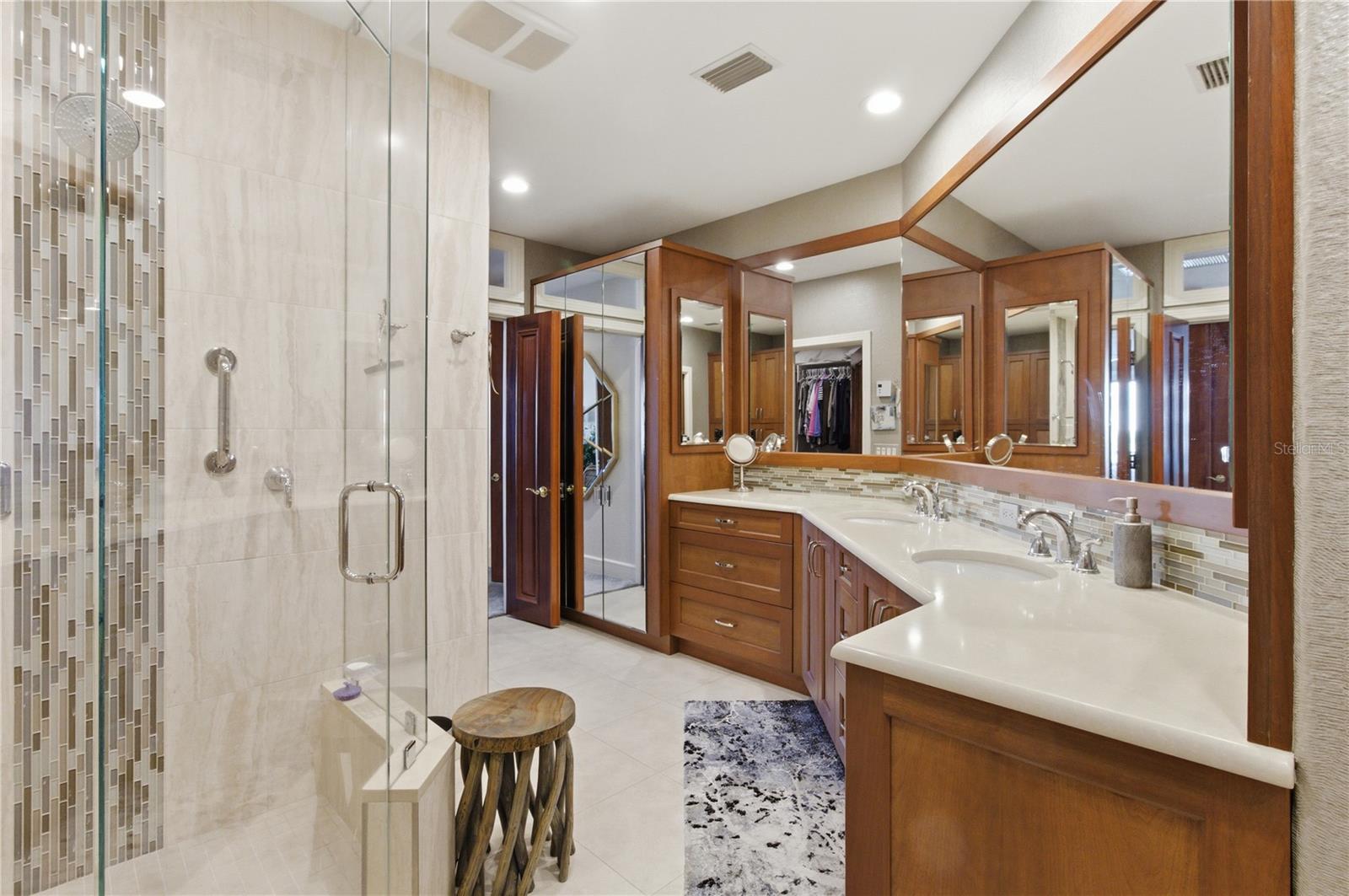 Image 48 of 81 For 350 Gulf Of Mexico Drive 219