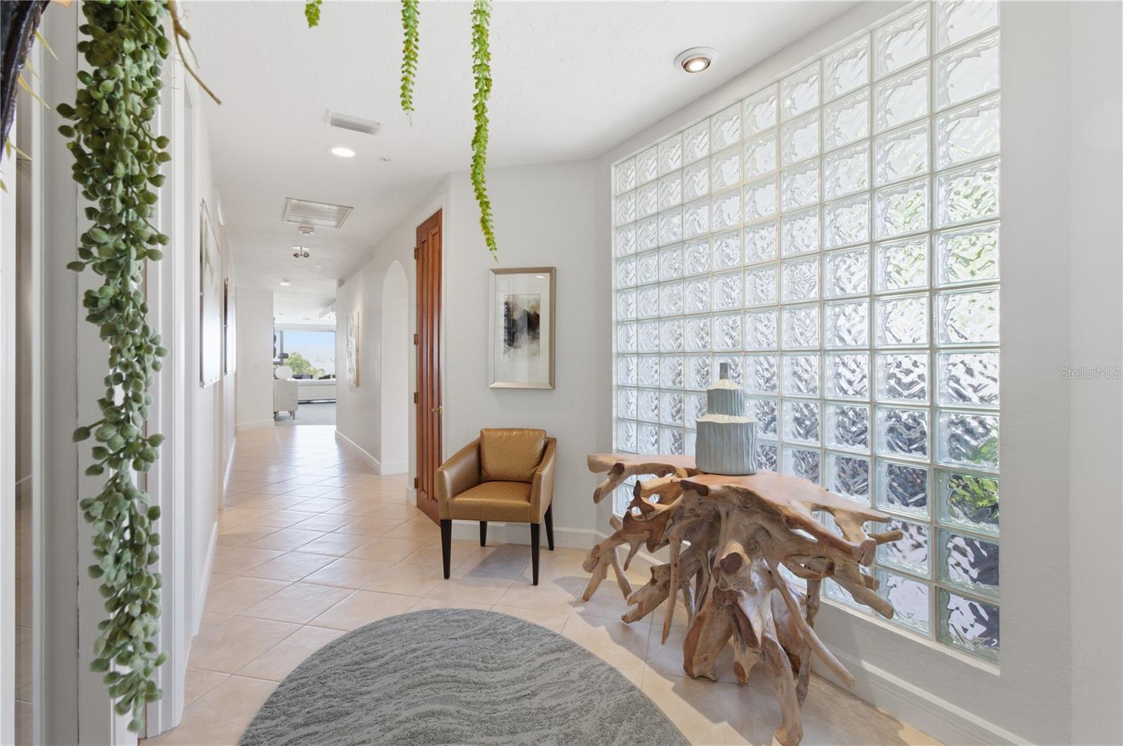 Image 8 of 81 For 350 Gulf Of Mexico Drive 219