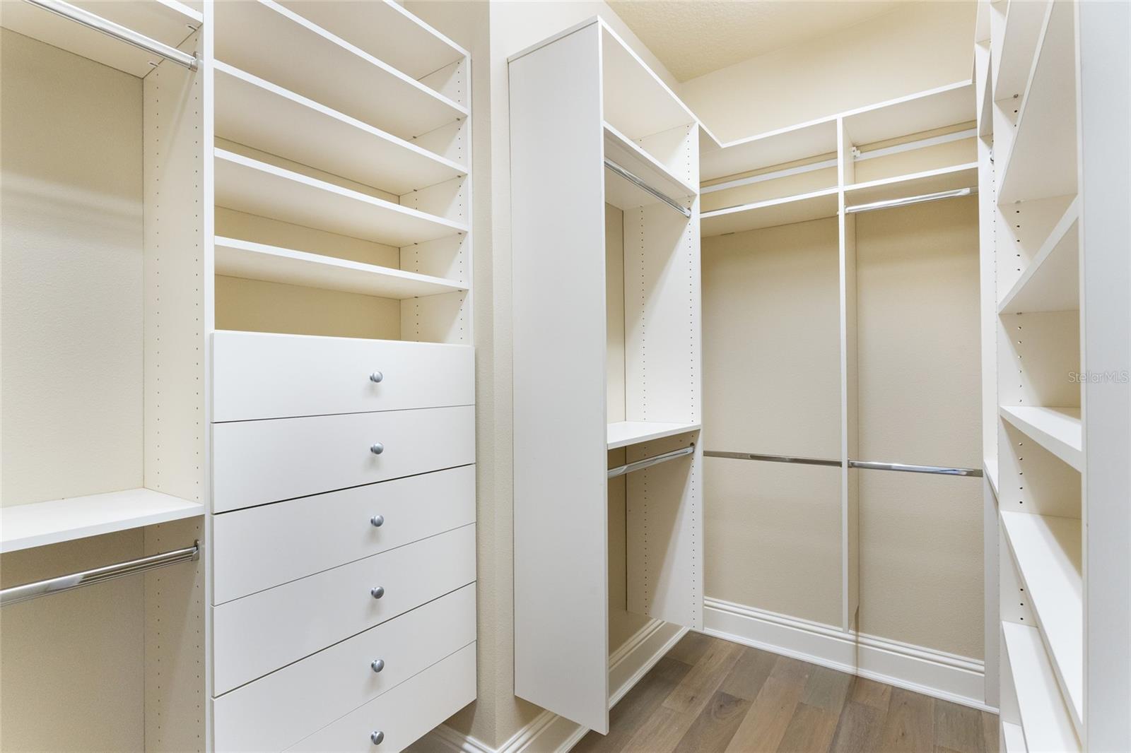 Image 21 of 58 For 617 Owl Drive