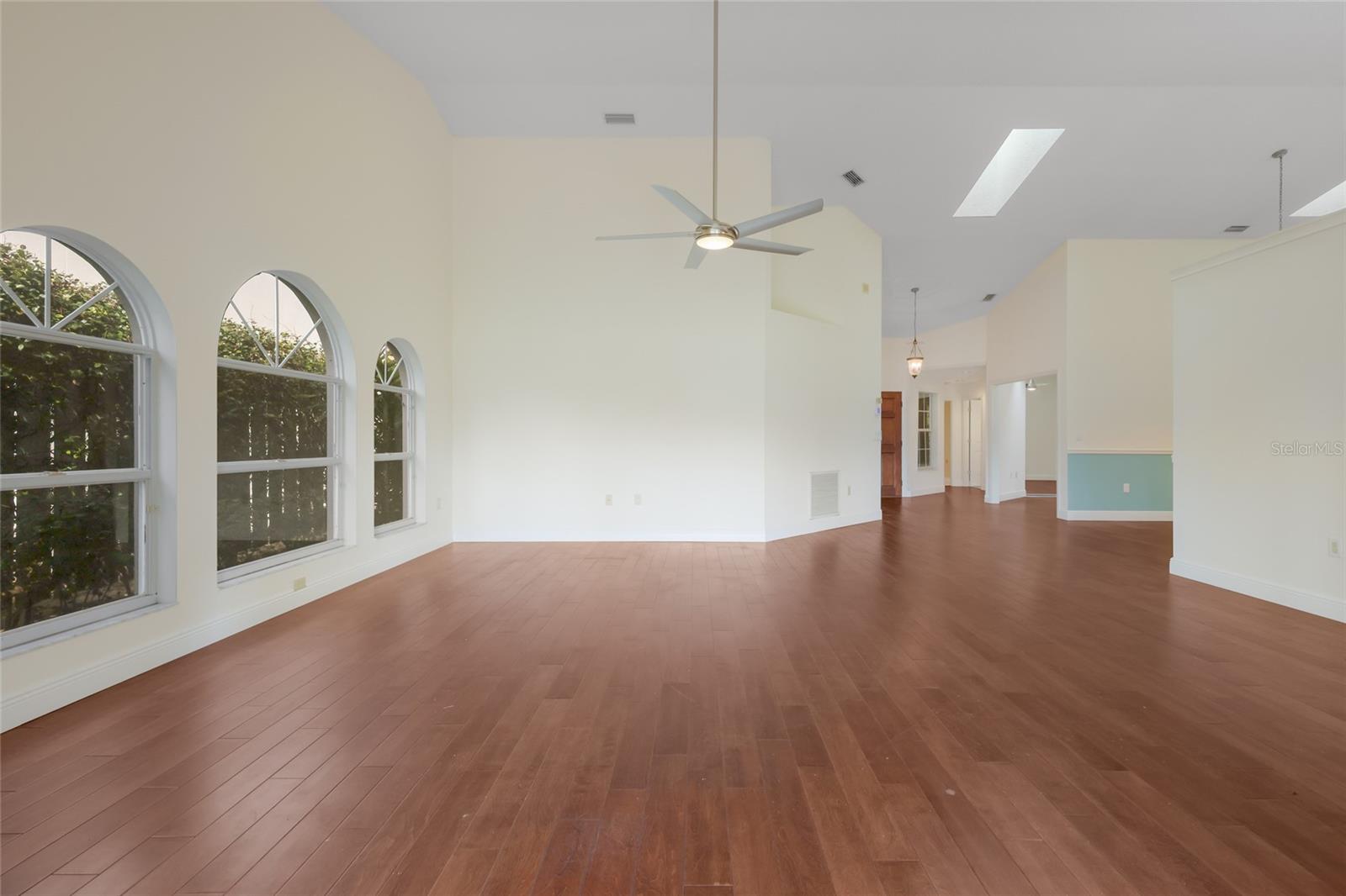 Image 13 of 35 For 4428 Calle Serena