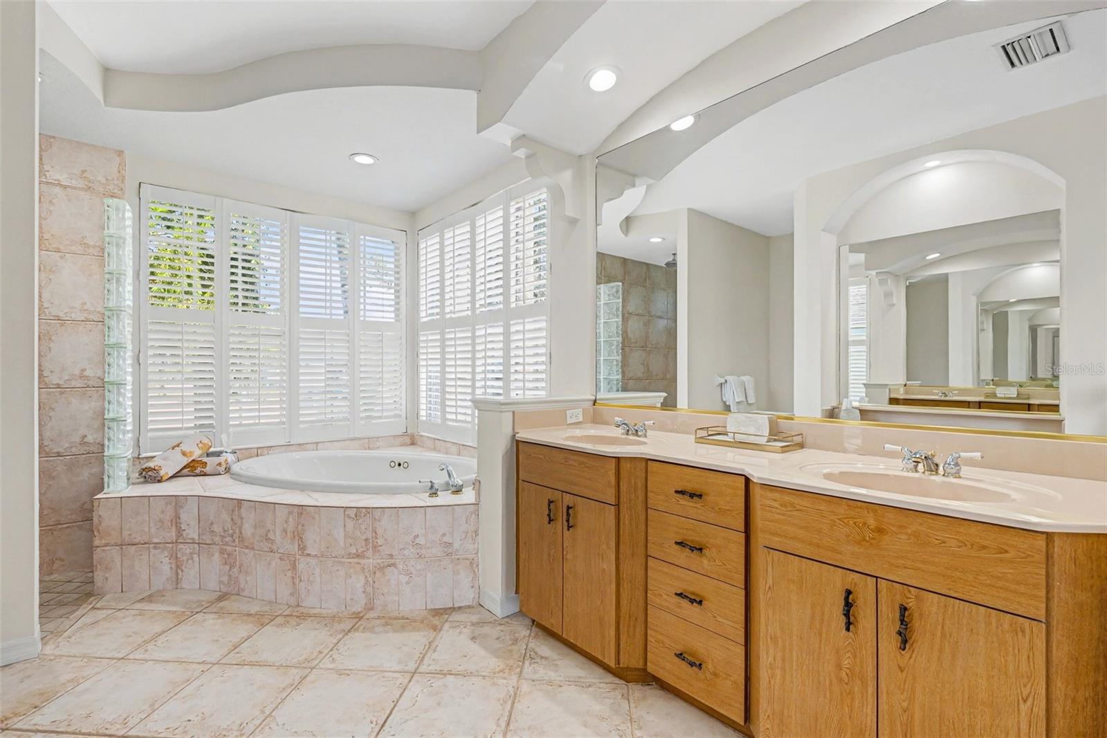 Image 19 of 37 For 11710 Soft Rush Terrace