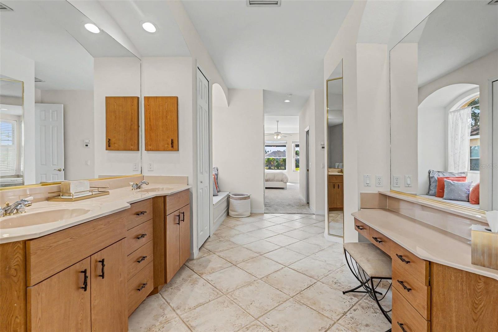 Image 21 of 37 For 11710 Soft Rush Terrace