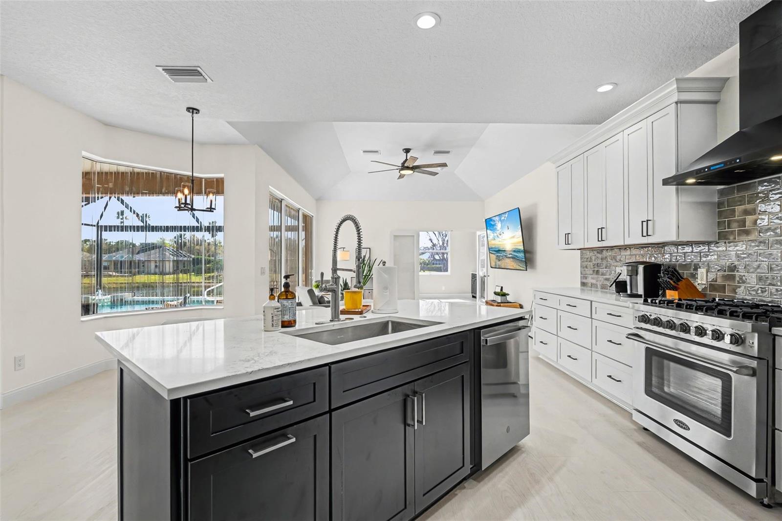 Image 8 of 37 For 11710 Soft Rush Terrace