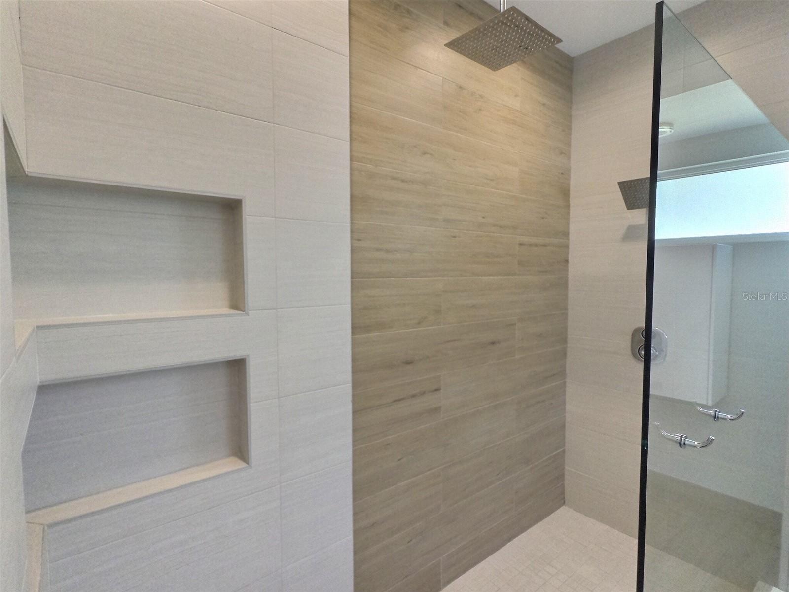 Image 13 of 22 For 4630 Classique Drive