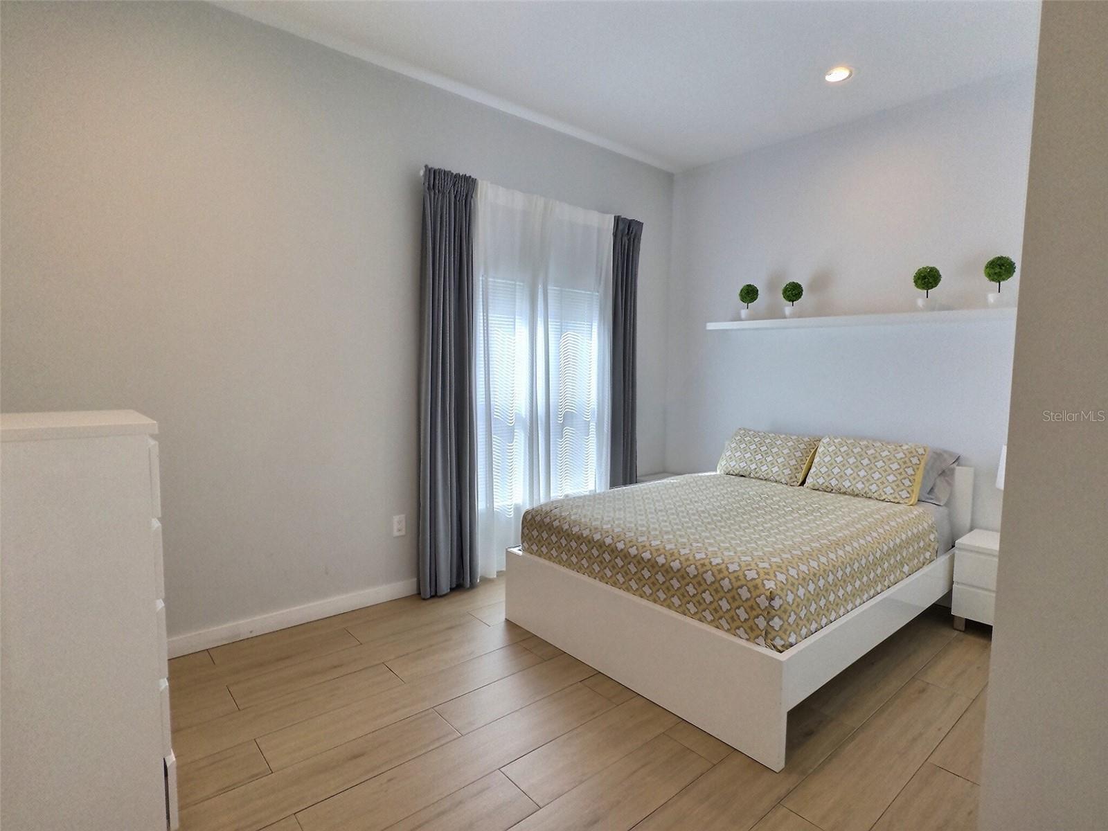 Image 14 of 22 For 4630 Classique Drive