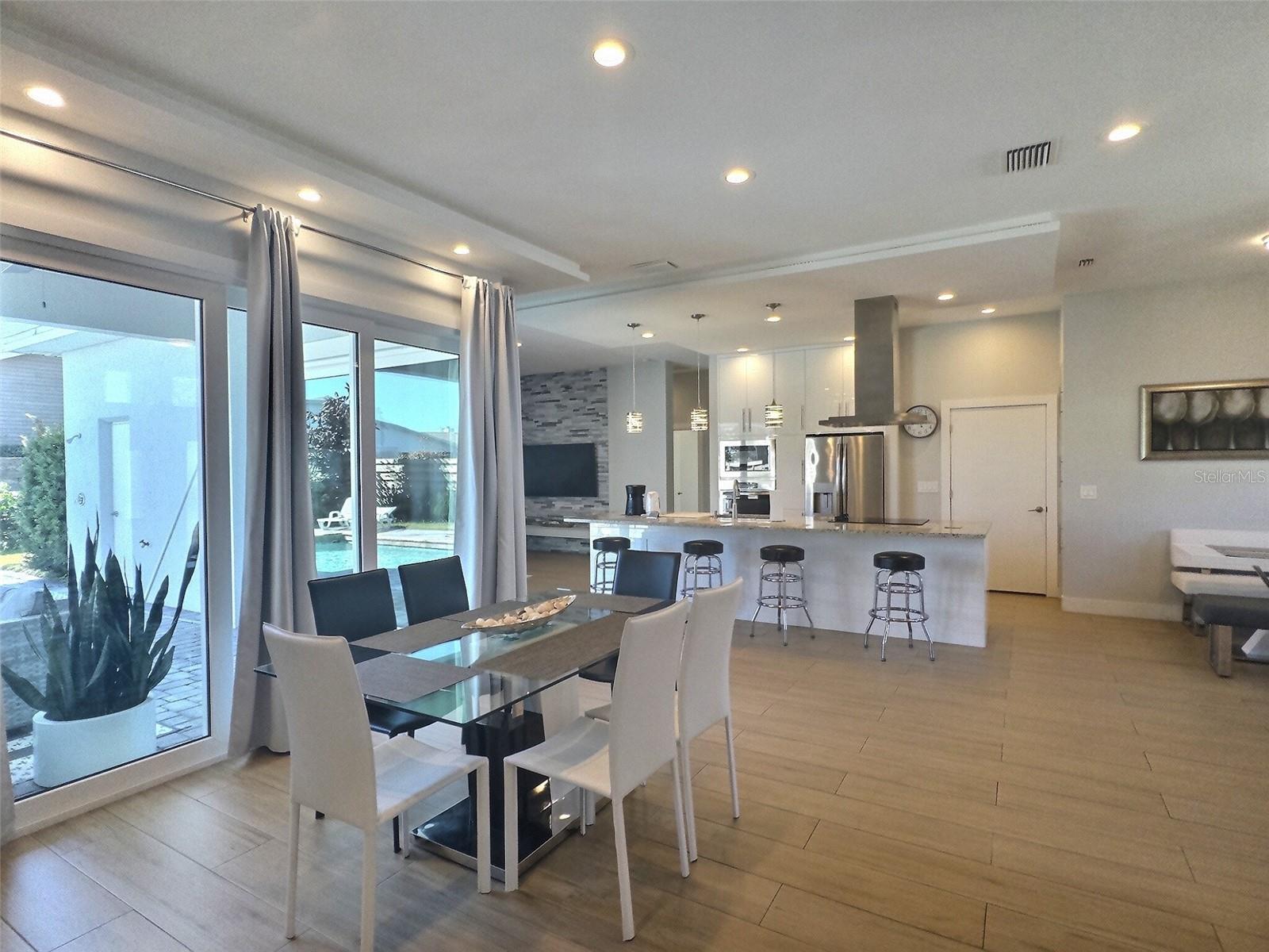 Image 5 of 22 For 4630 Classique Drive