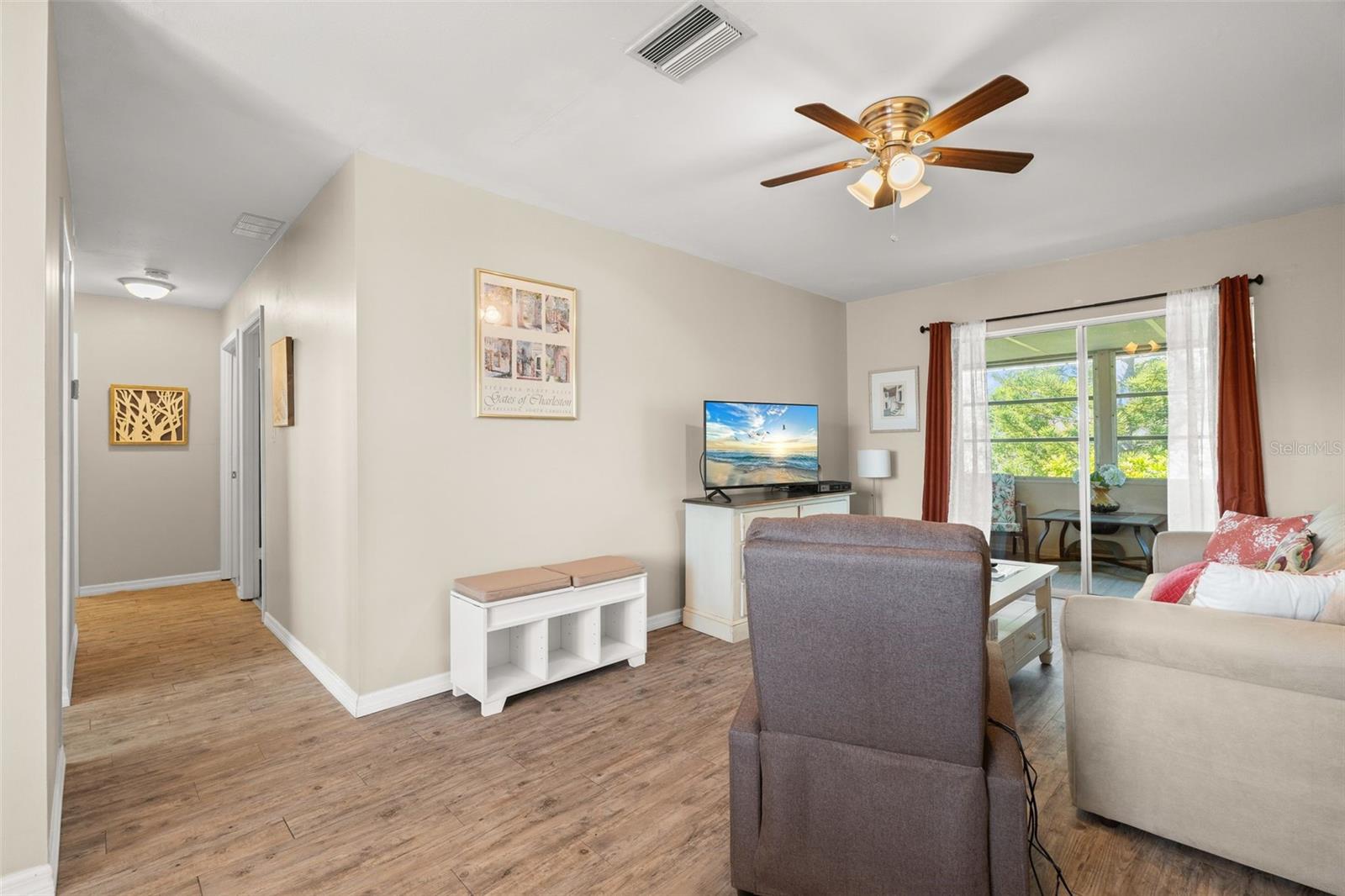 Image 5 of 24 For 2039 Canal Dr  N33