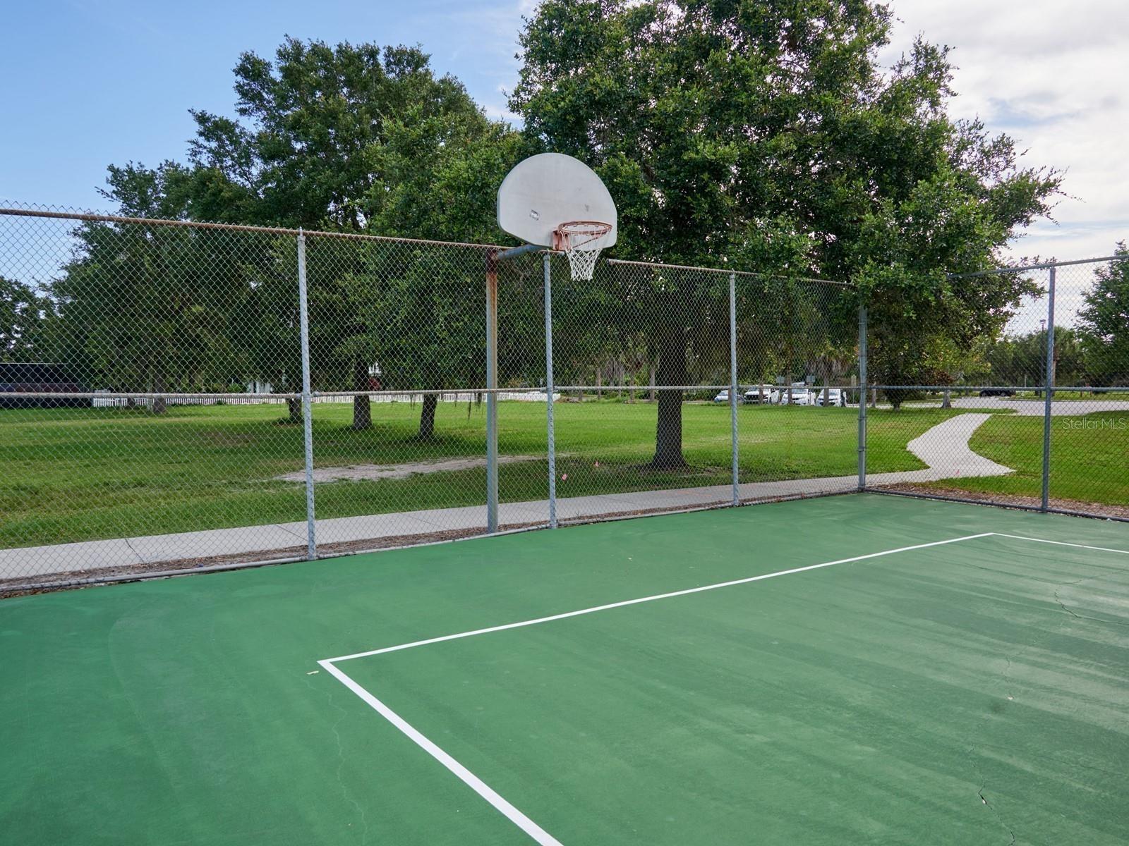 Image 36 of 100 For 7919 Limestone Lane 13-204