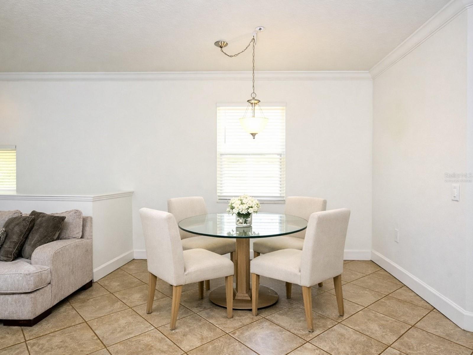 Image 7 of 100 For 7919 Limestone Lane 13-204