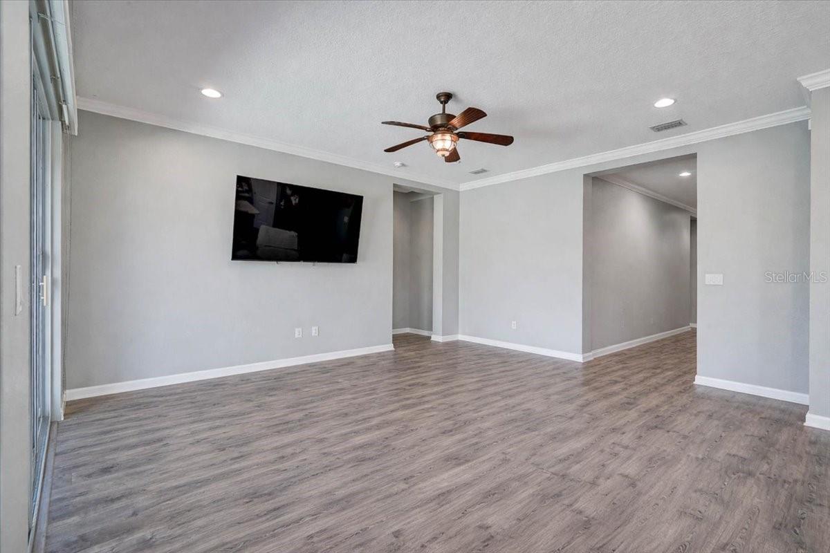 Image 8 of 37 For 7431 Aguila Drive