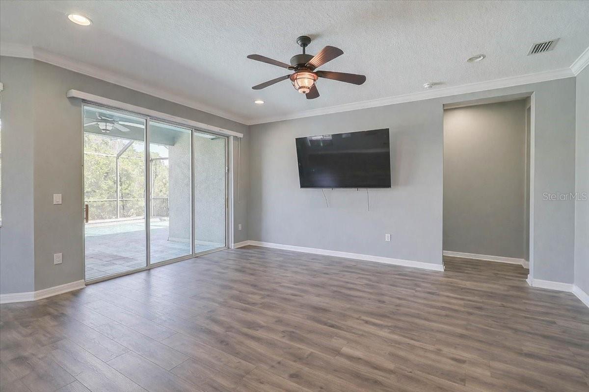 Image 9 of 37 For 7431 Aguila Drive