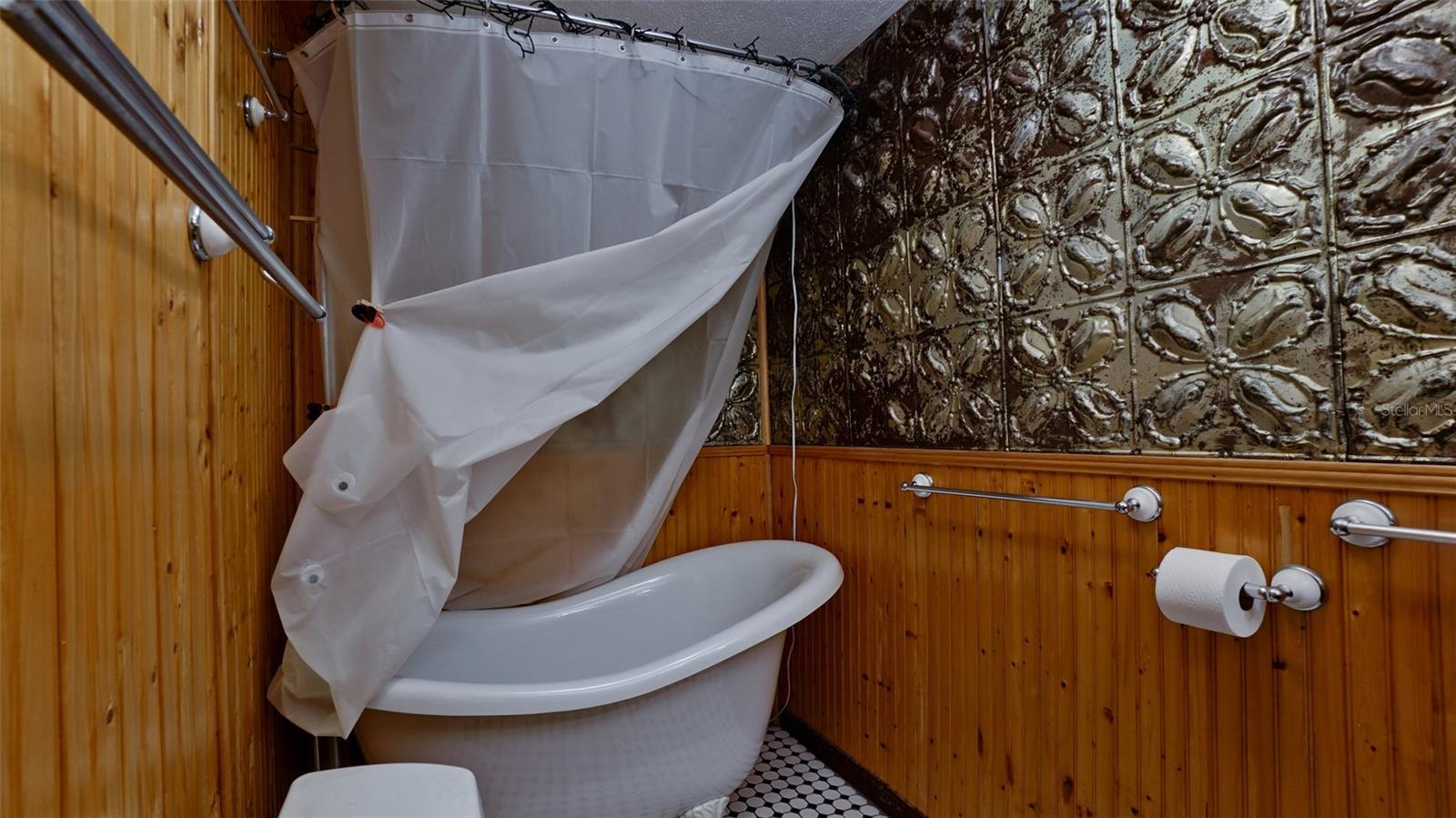 Image 11 of 25 For 714 29th Street W