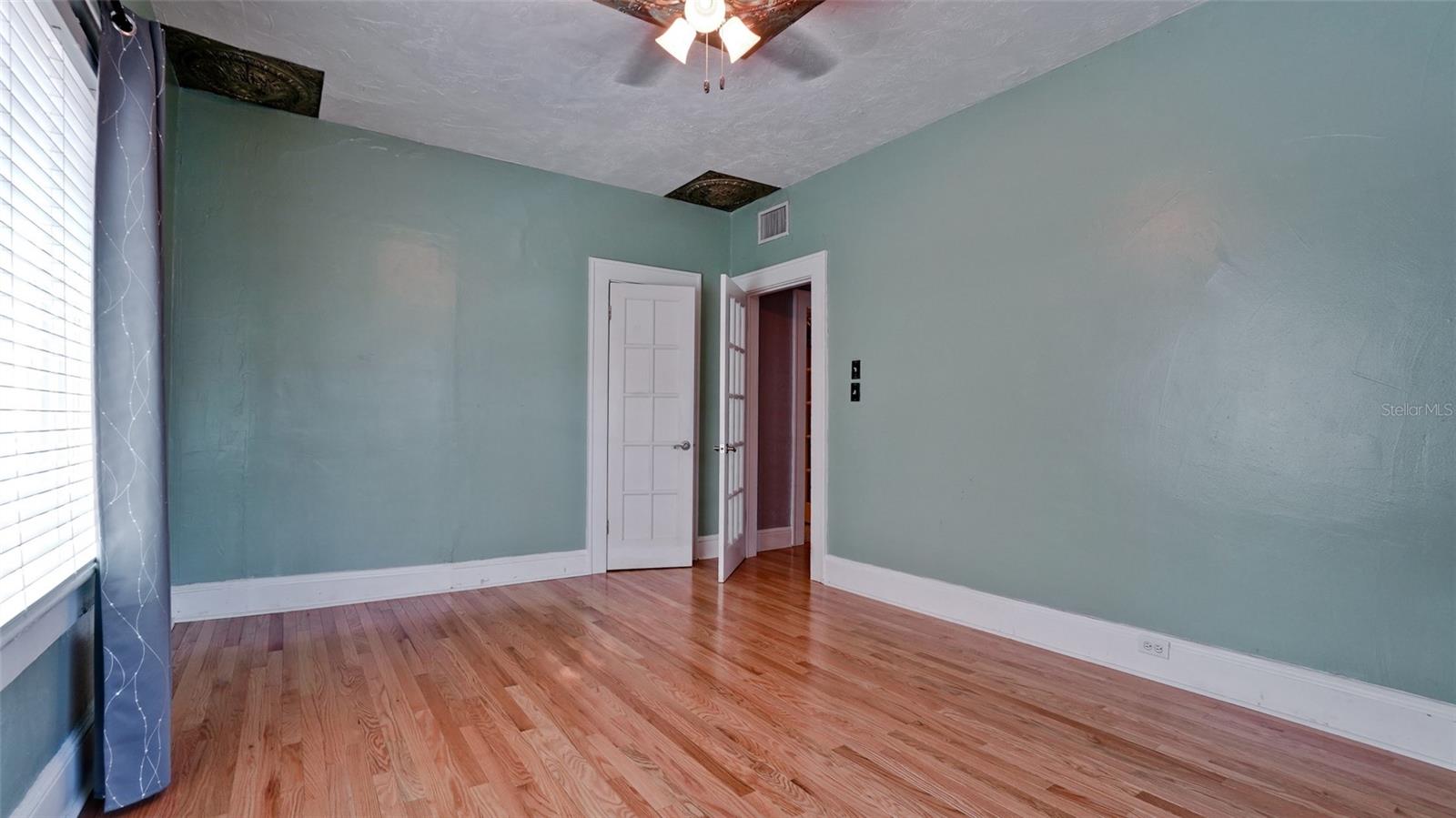 Image 12 of 25 For 714 29th Street W