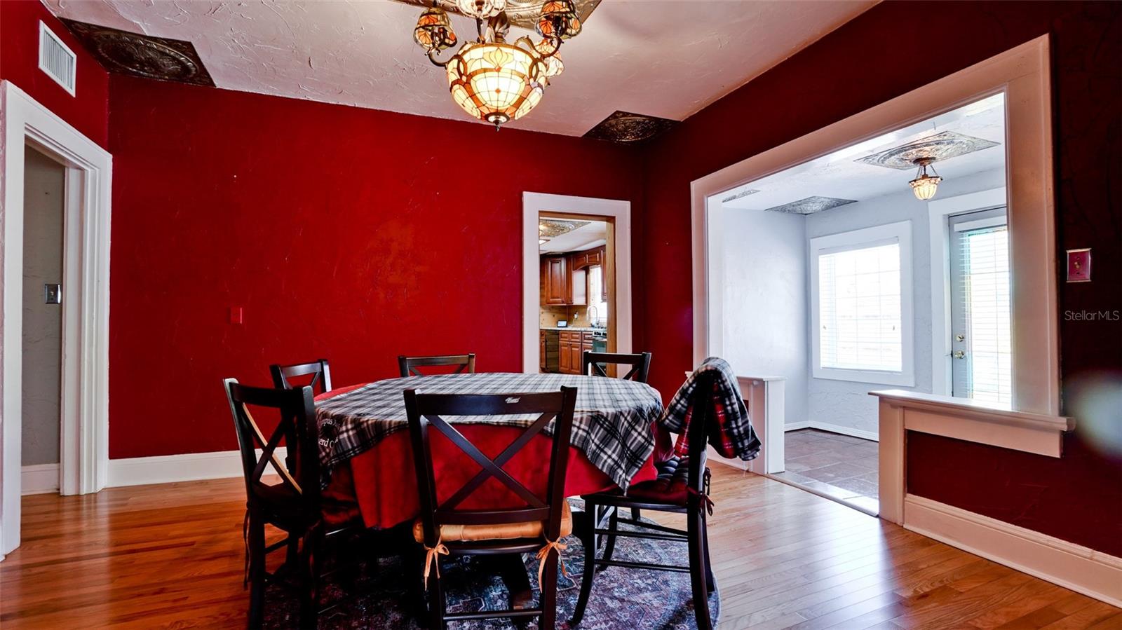 Image 14 of 25 For 714 29th Street W