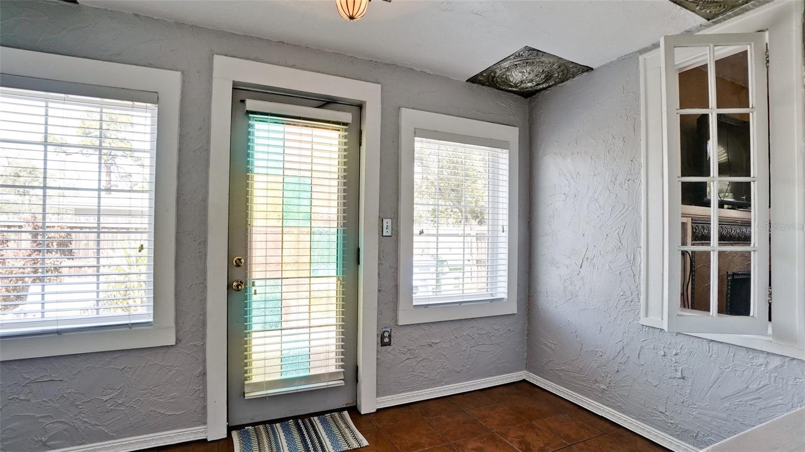 Image 16 of 25 For 714 29th Street W