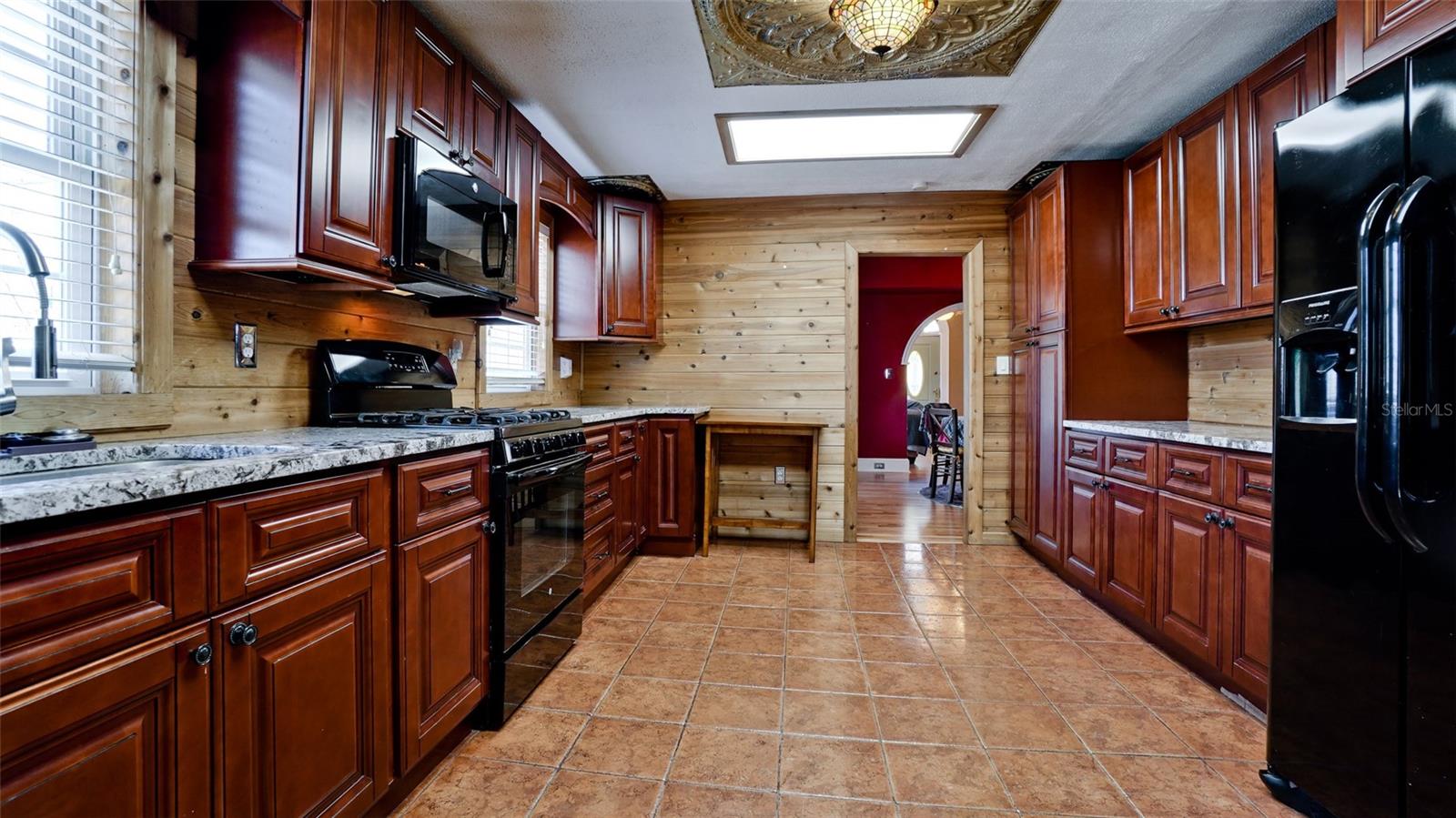 Image 19 of 25 For 714 29th Street W