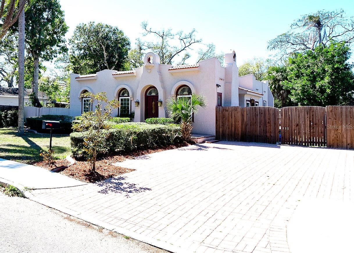 Image 2 of 25 For 714 29th Street W