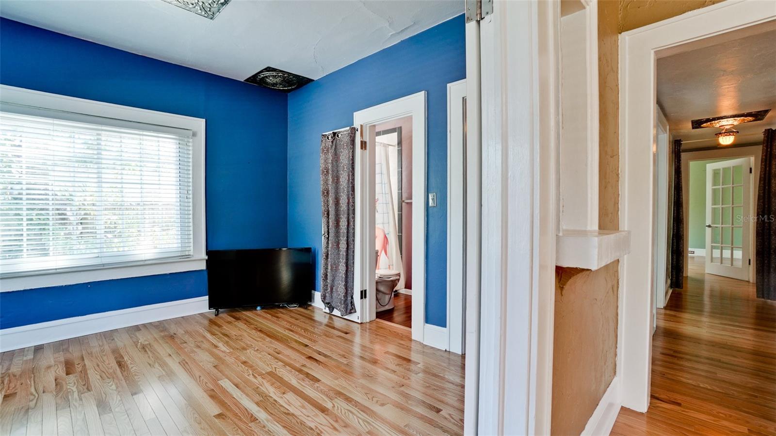 Image 5 of 25 For 714 29th Street W