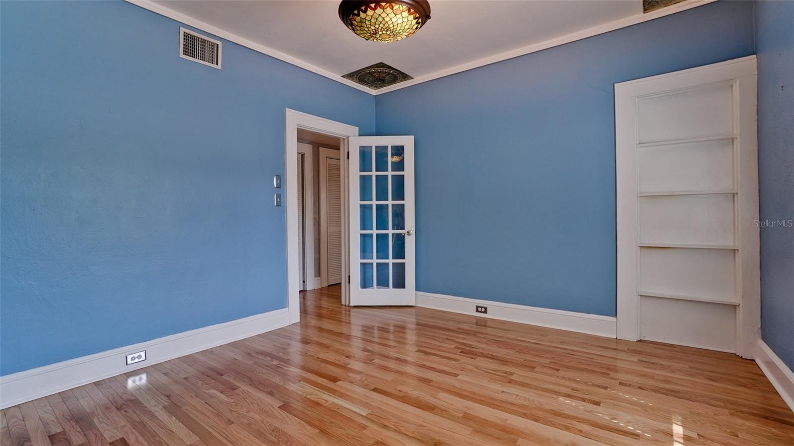 Image 8 of 25 For 714 29th Street W