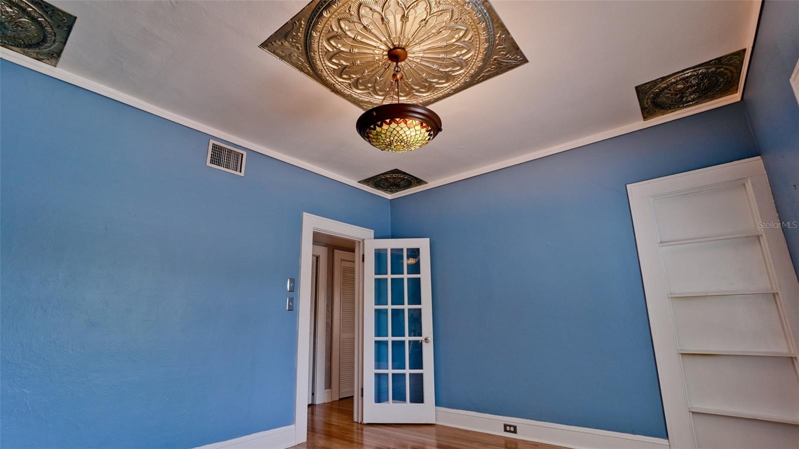 Image 9 of 25 For 714 29th Street W