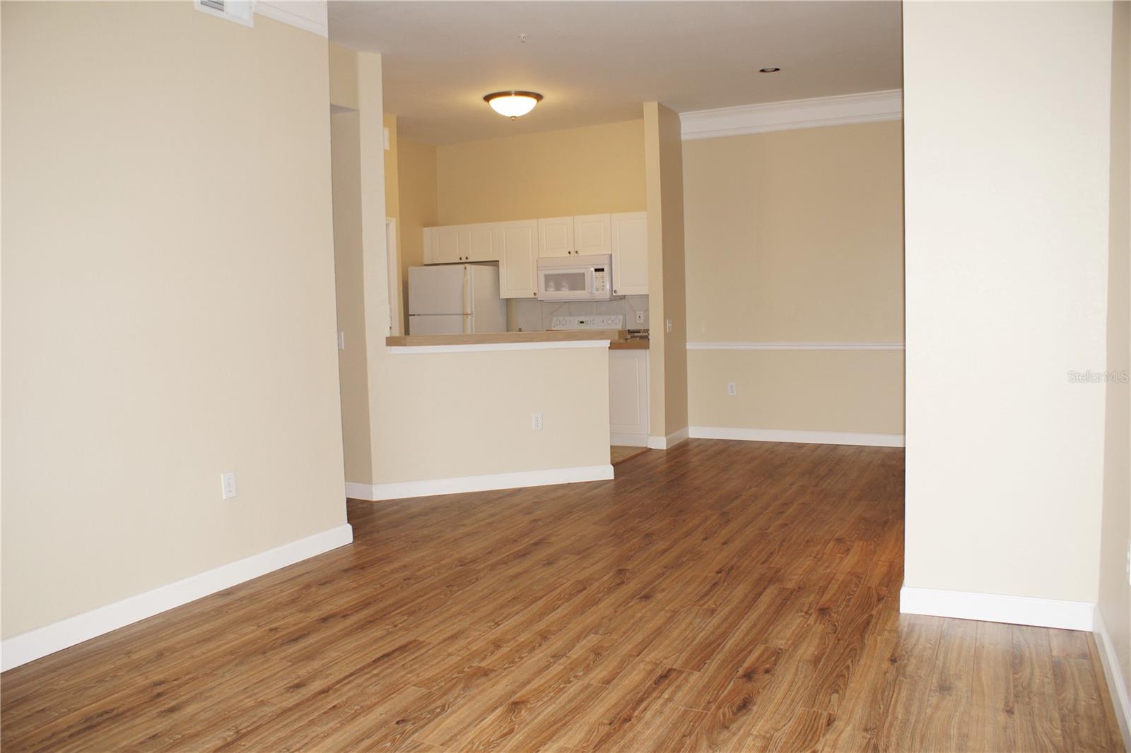 Image 4 of 21 For 5152 Northridge Road 307