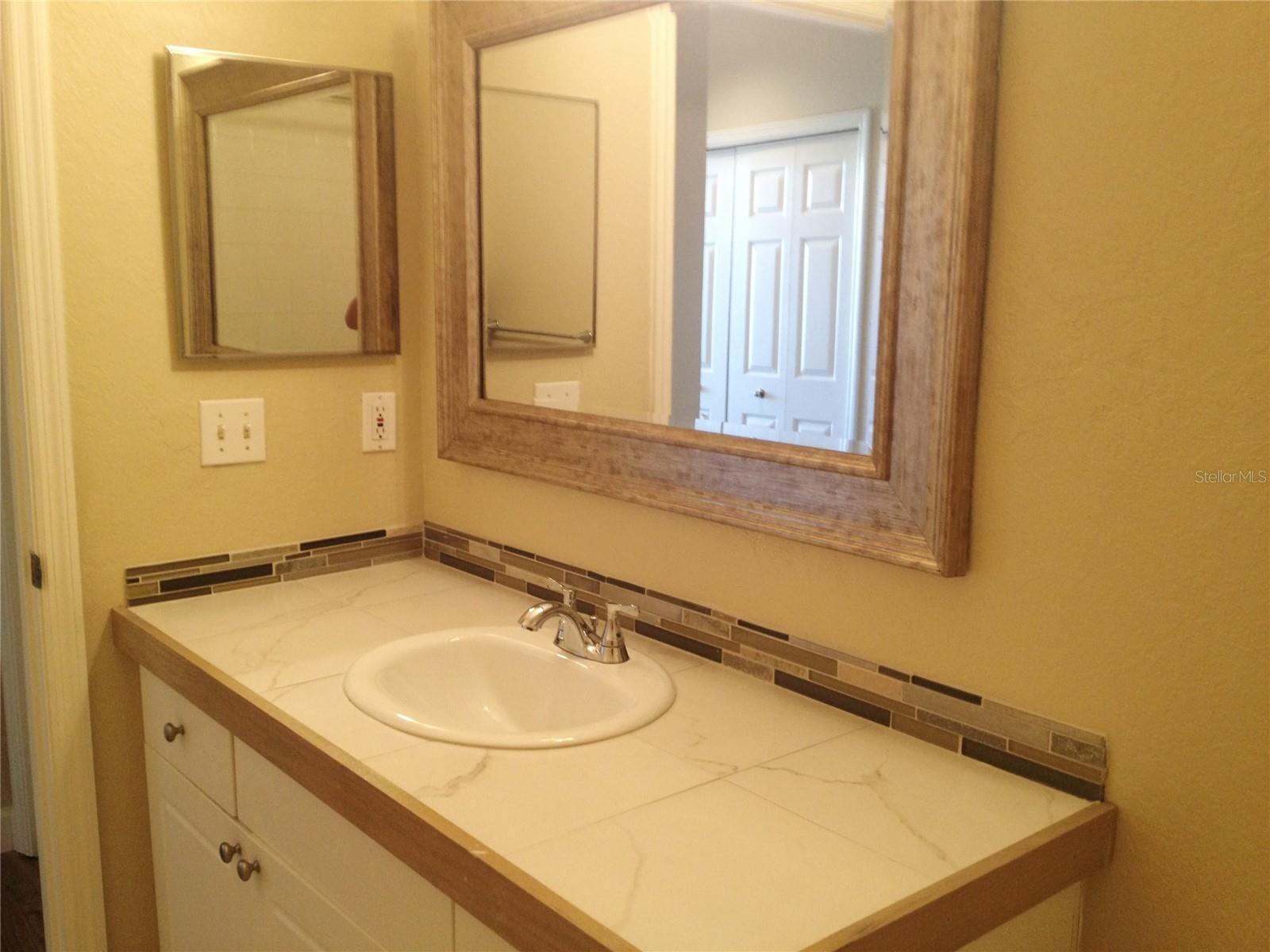 Image 9 of 21 For 5152 Northridge Road 307