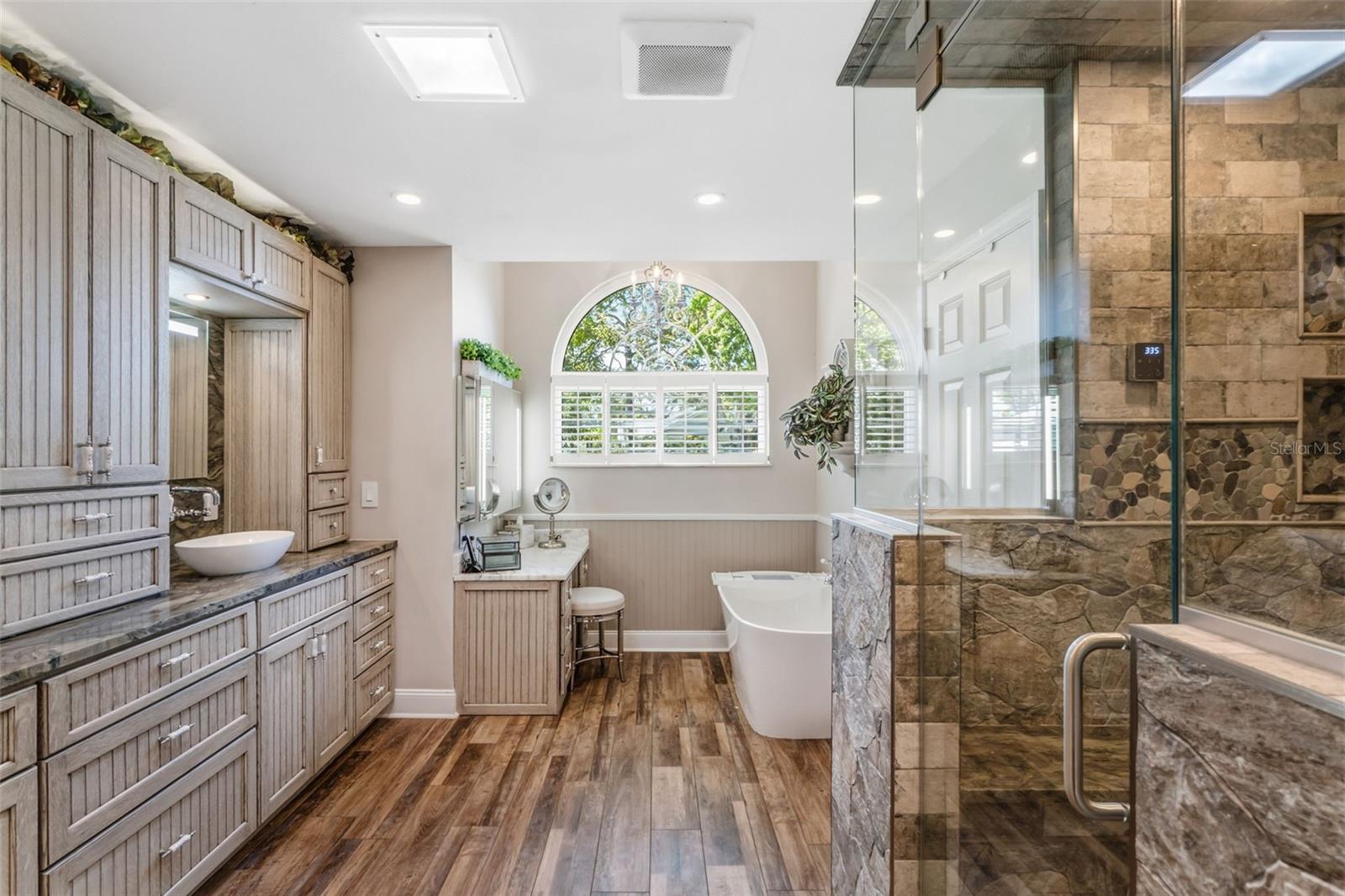 Image 17 of 77 For 8309 Shadow Pine Way