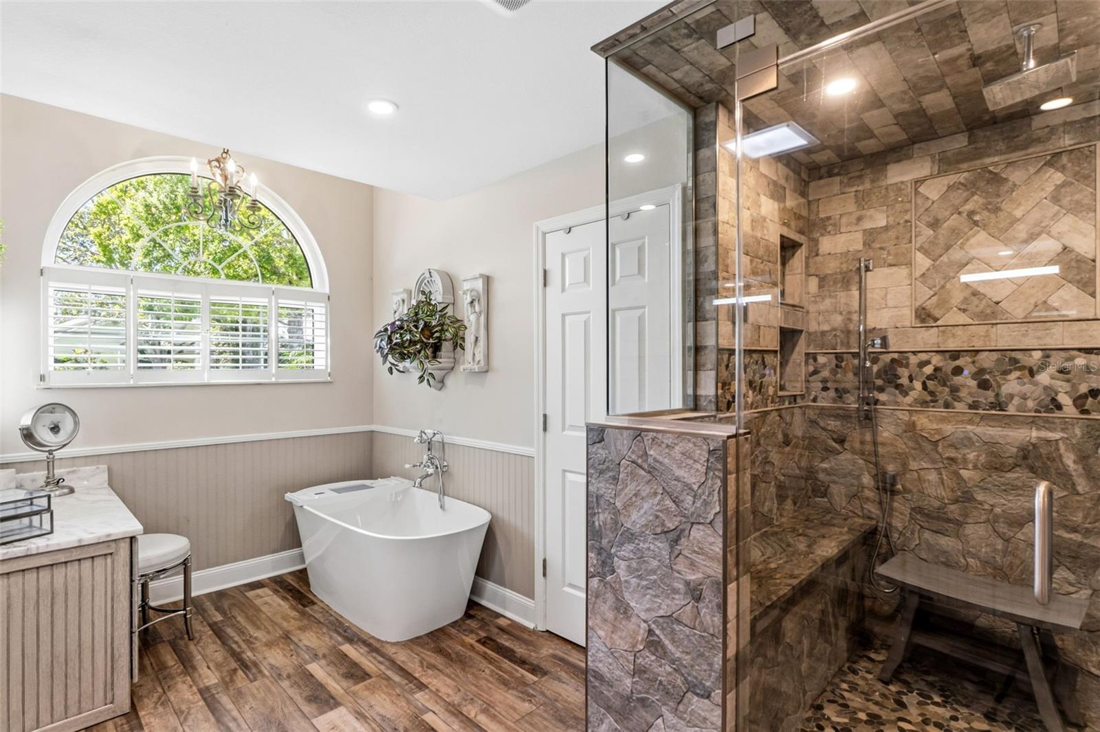 Image 18 of 77 For 8309 Shadow Pine Way