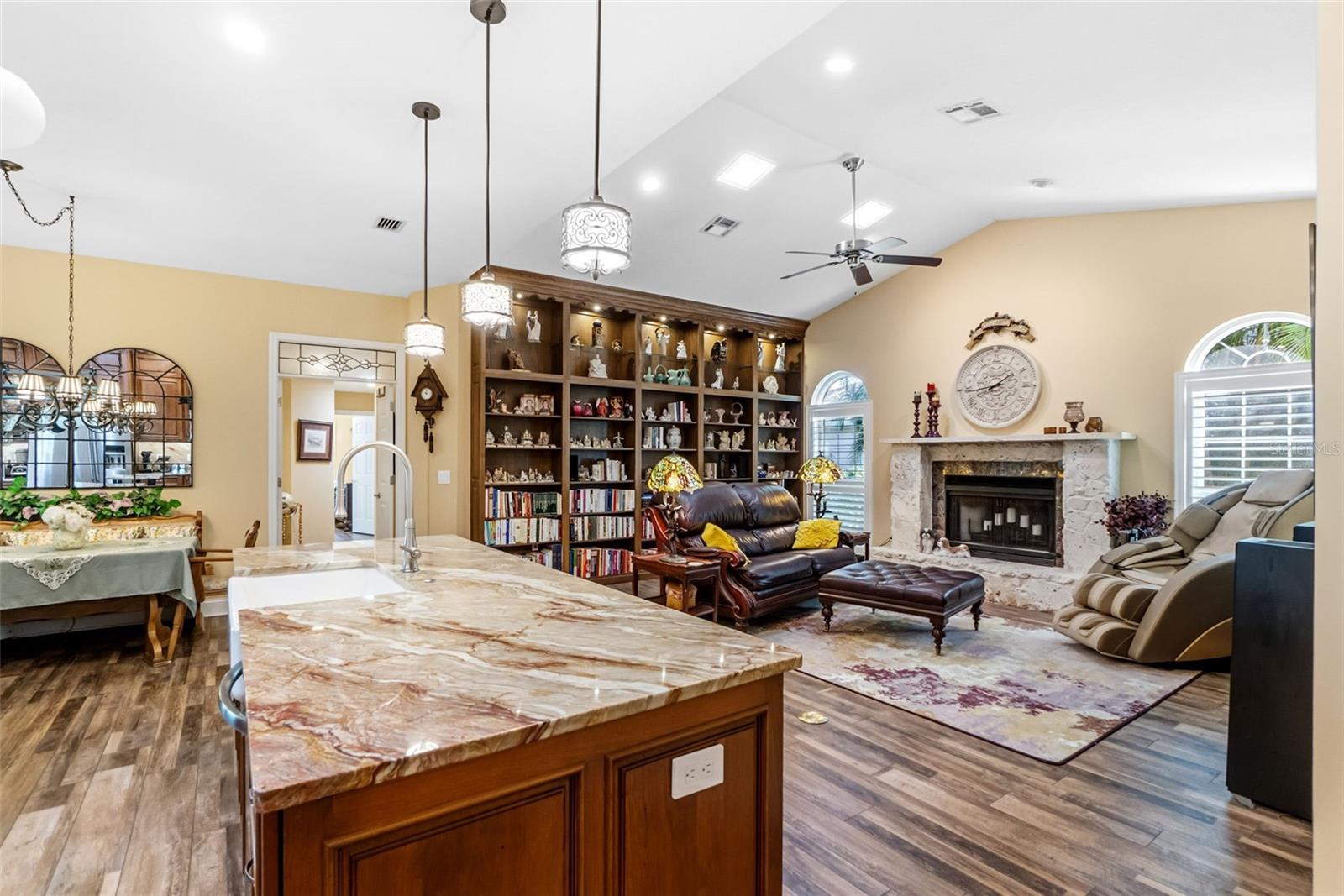 Image 22 of 77 For 8309 Shadow Pine Way