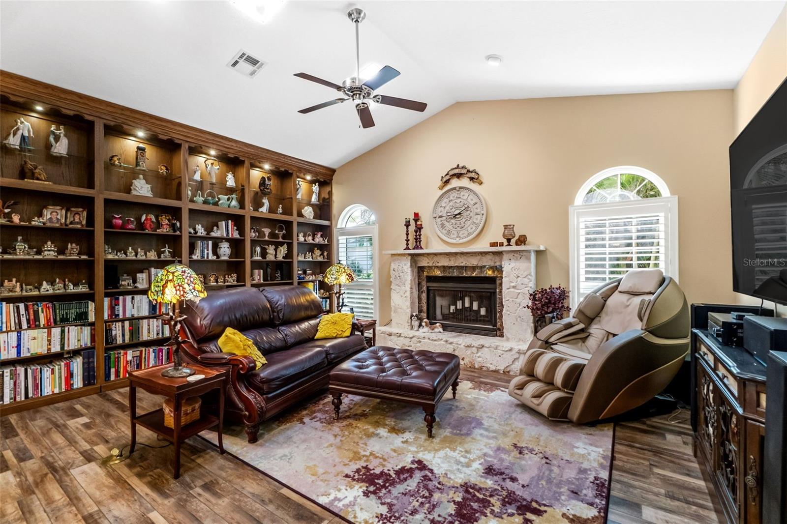 Image 23 of 77 For 8309 Shadow Pine Way