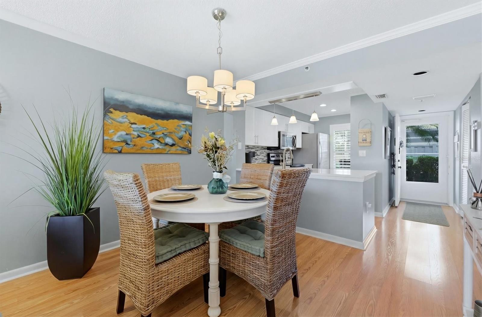 Image 11 of 55 For 813 Wexford Boulevard 813