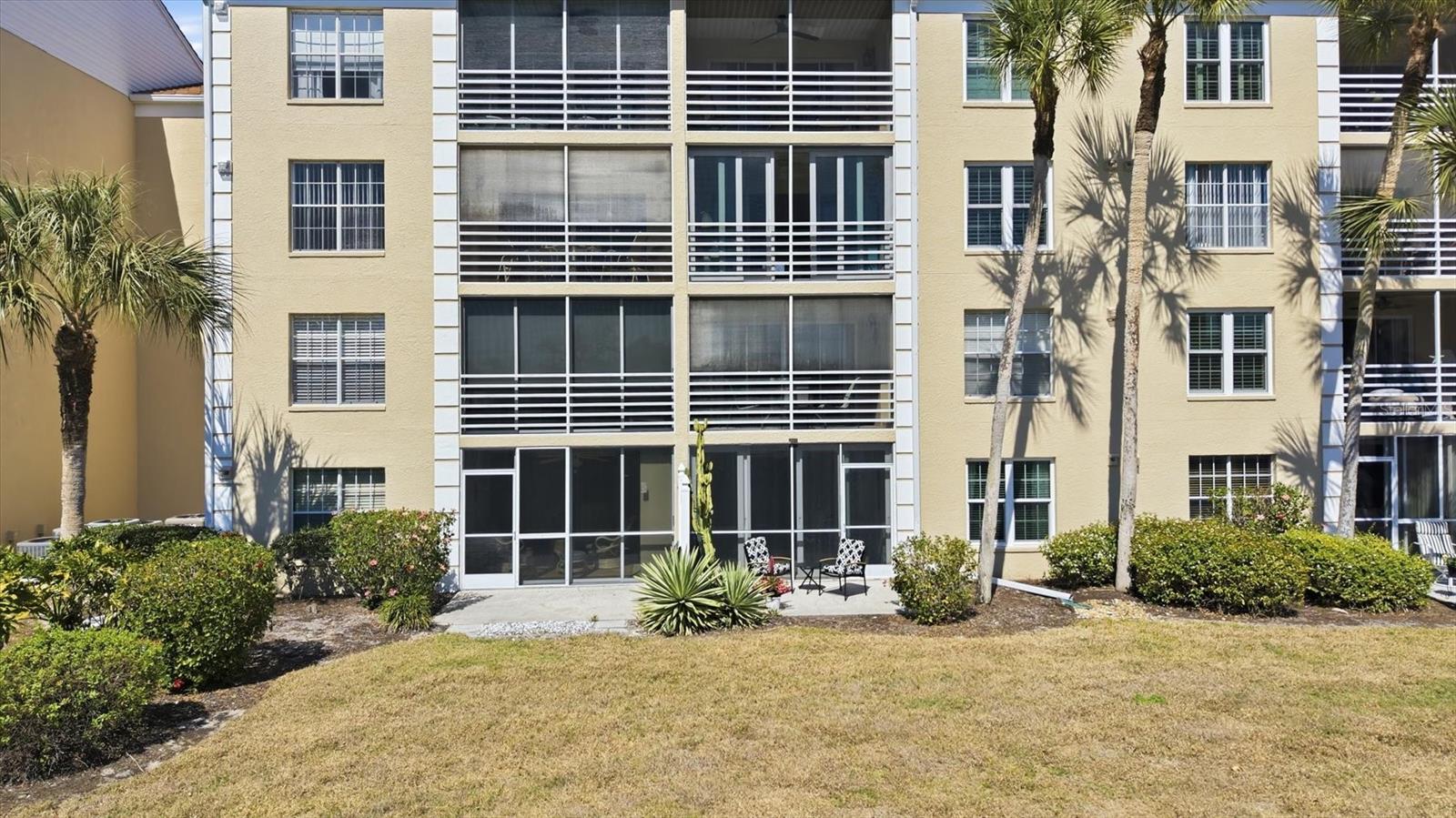 Image 25 of 55 For 813 Wexford Boulevard 813