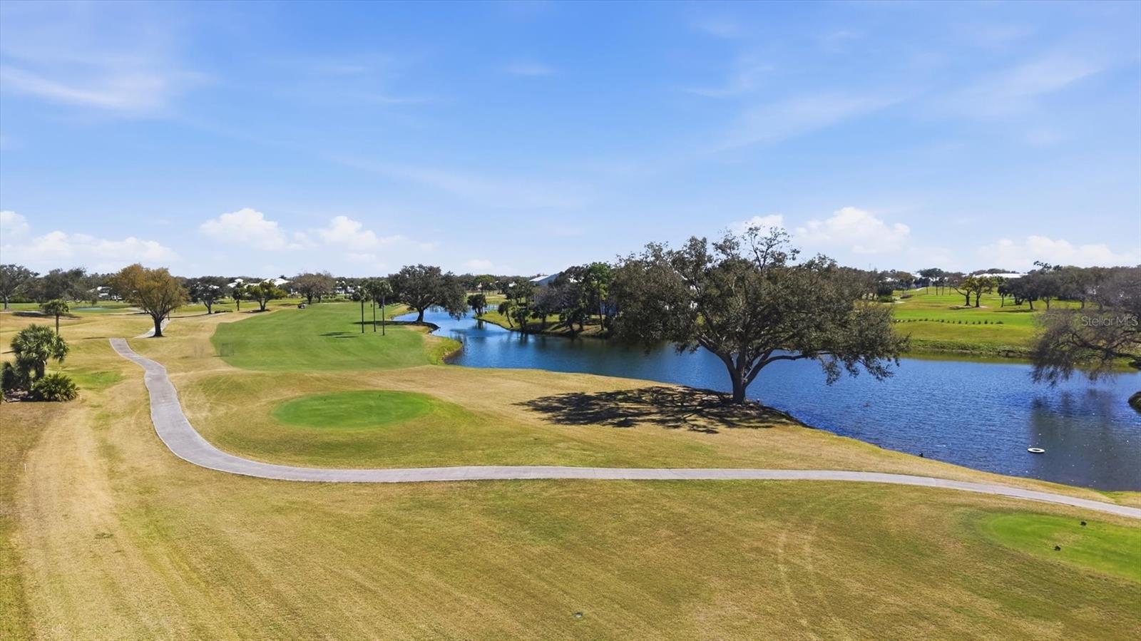 Image 28 of 55 For 813 Wexford Boulevard 813