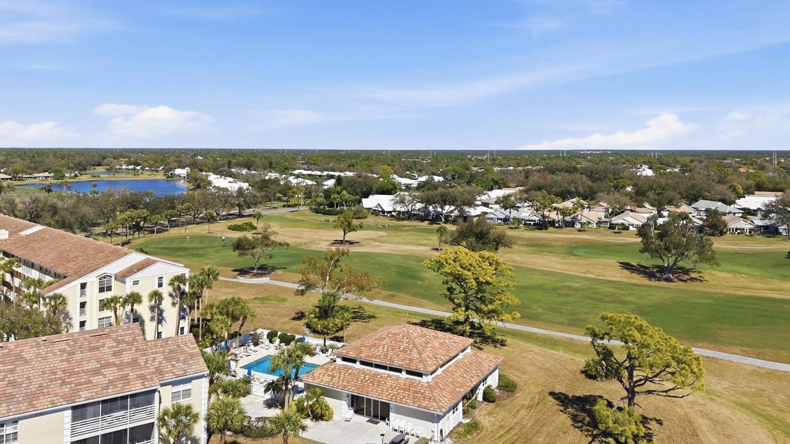 Image 33 of 55 For 813 Wexford Boulevard 813