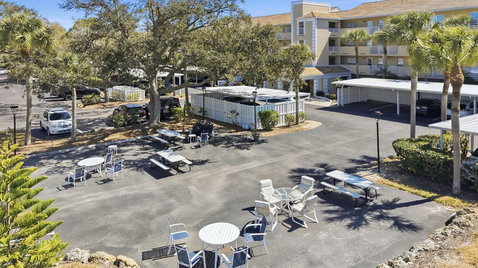 Image 36 of 55 For 813 Wexford Boulevard 813