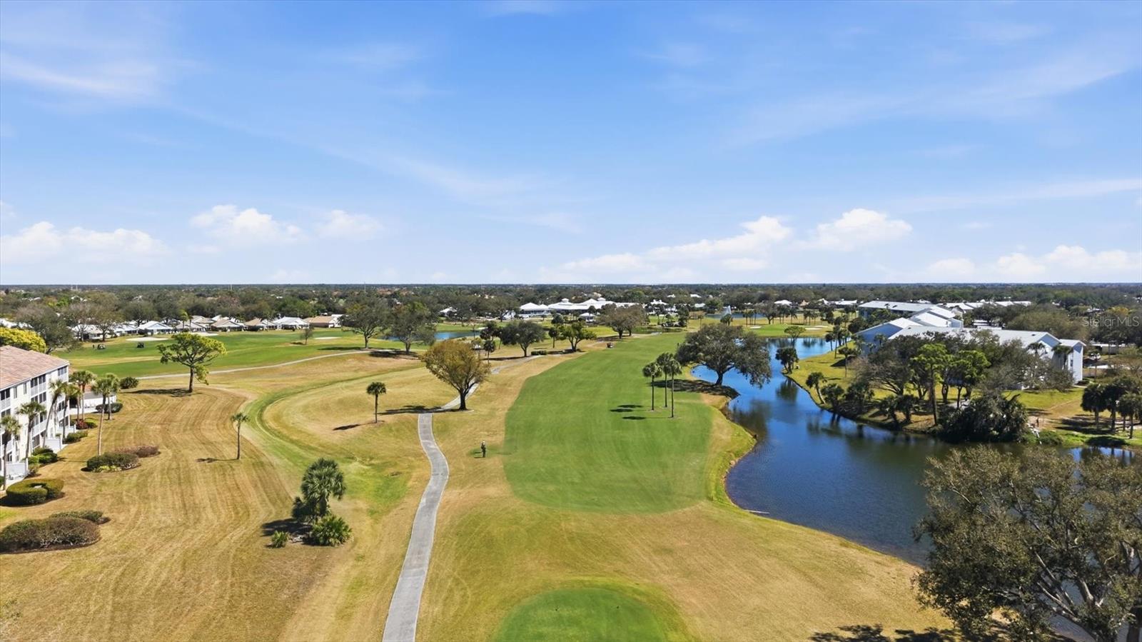 Image 41 of 55 For 813 Wexford Boulevard 813