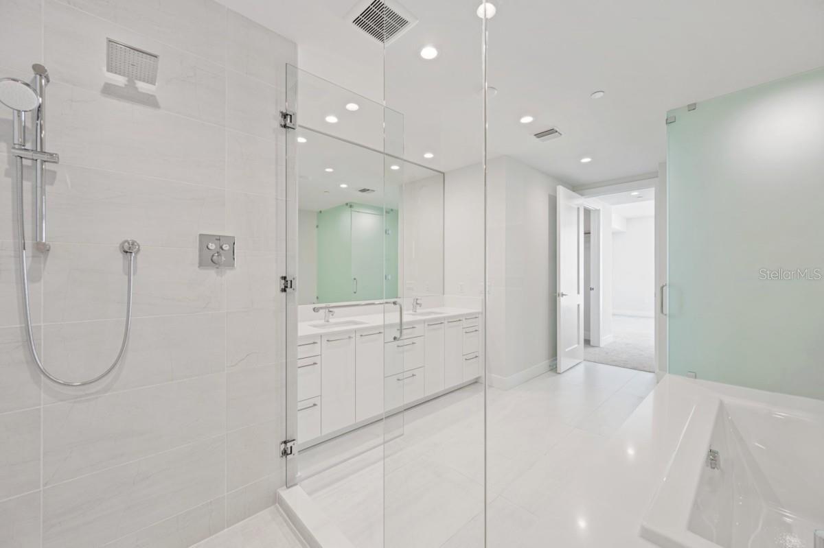 Image 32 of 37 For 301 1st Street S 1704