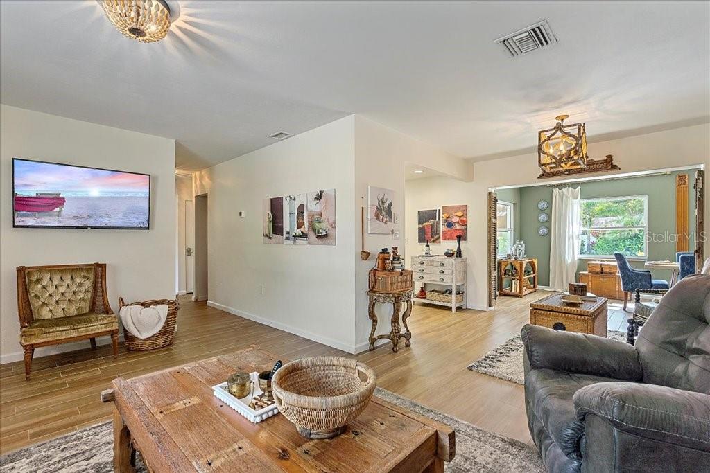 Image 6 of 50 For 3018 Browning Street