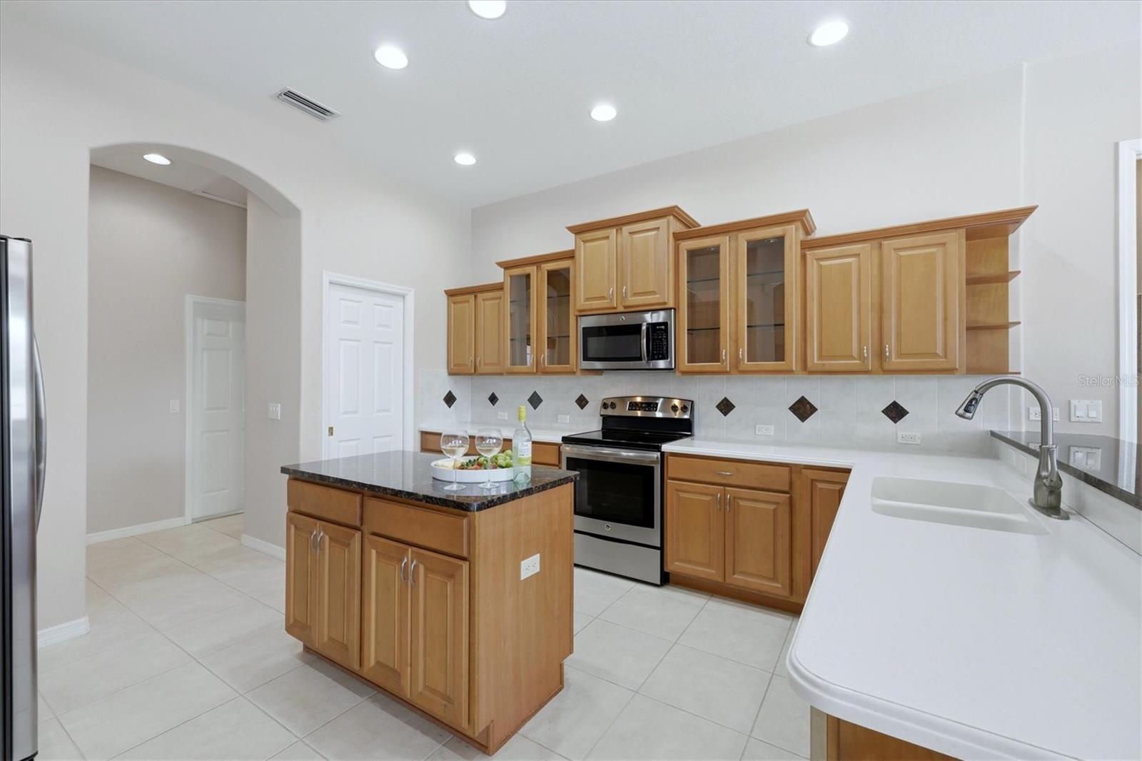 Image 12 of 85 For 811 Amaryllis Lane