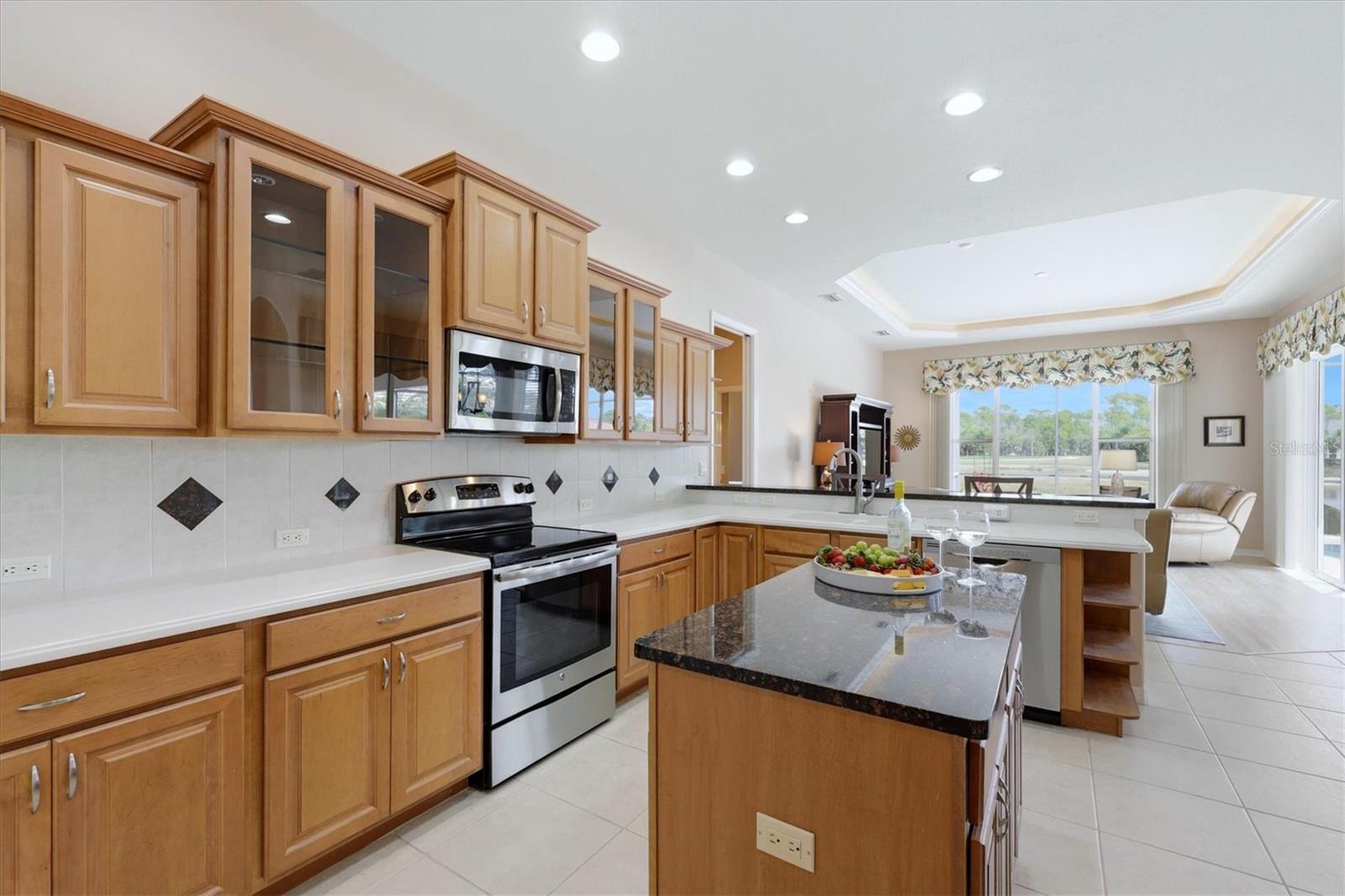 Image 15 of 85 For 811 Amaryllis Lane