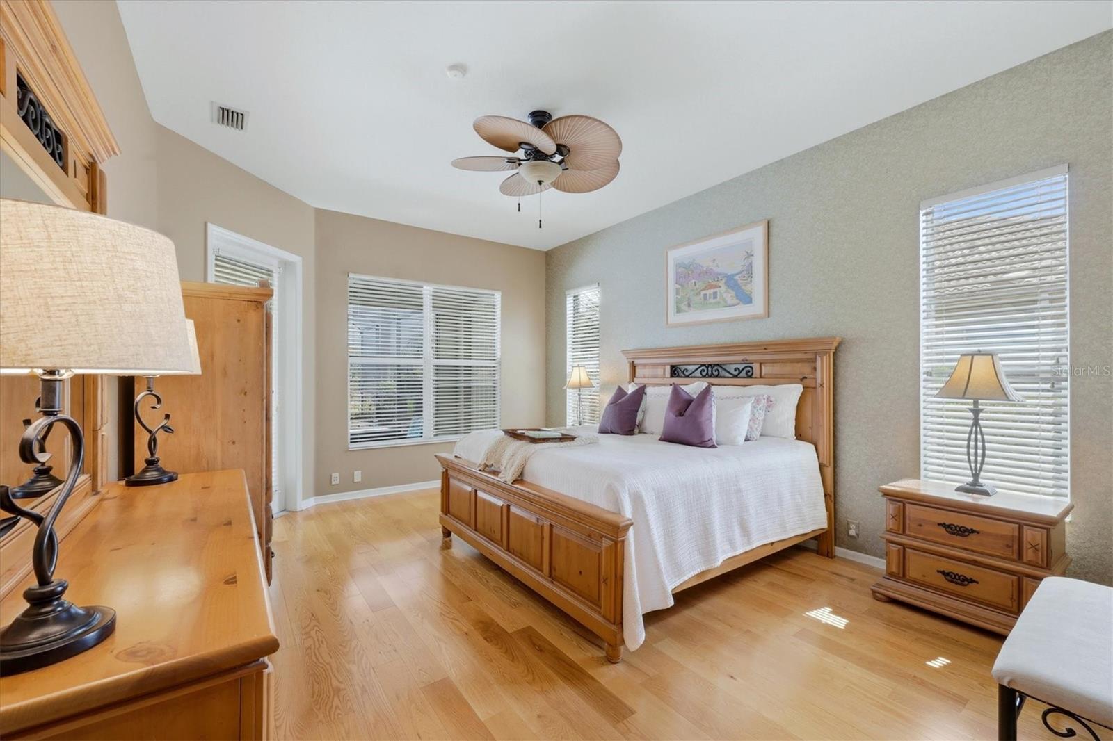 Image 20 of 85 For 811 Amaryllis Lane