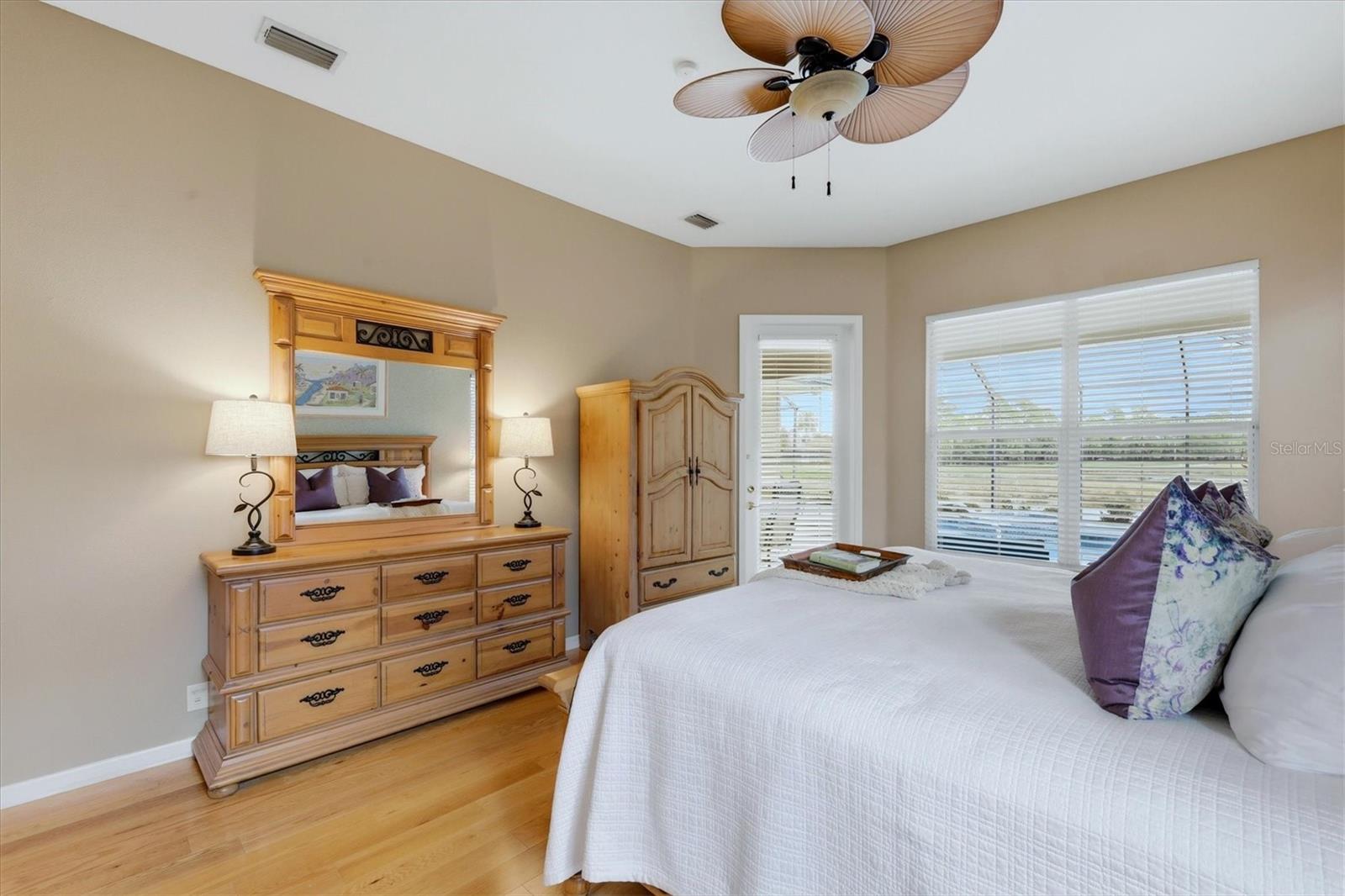 Image 21 of 85 For 811 Amaryllis Lane