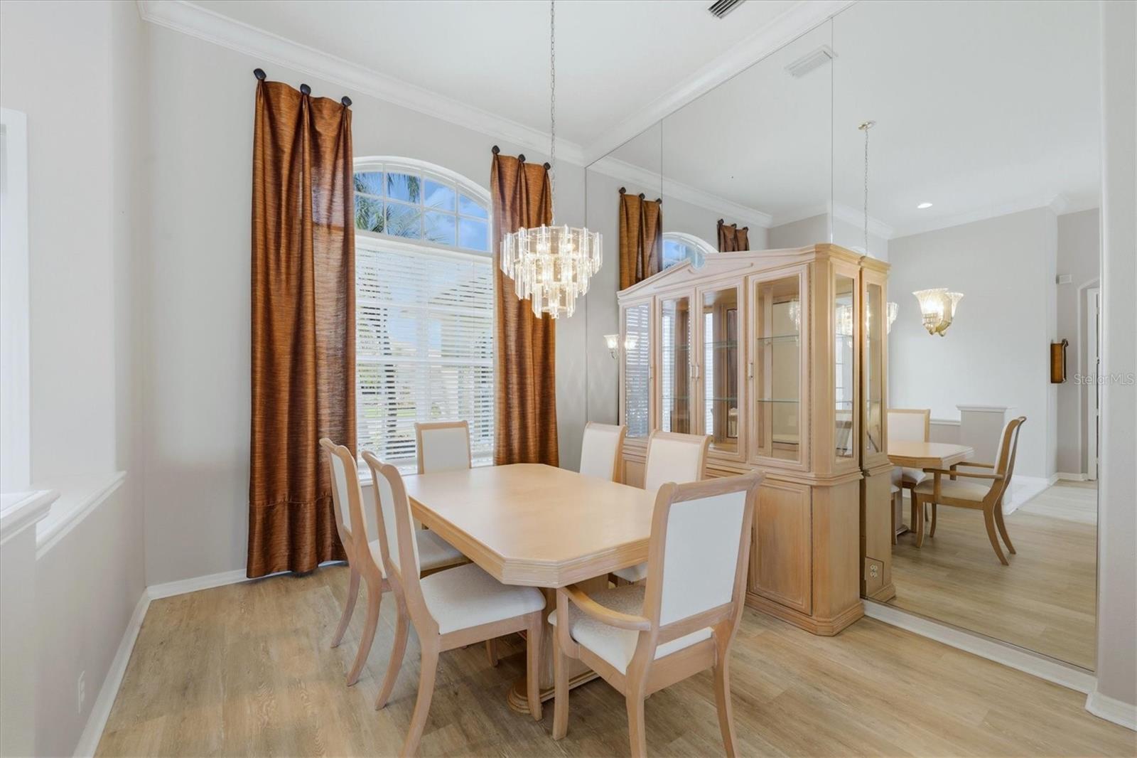 Image 9 of 85 For 811 Amaryllis Lane