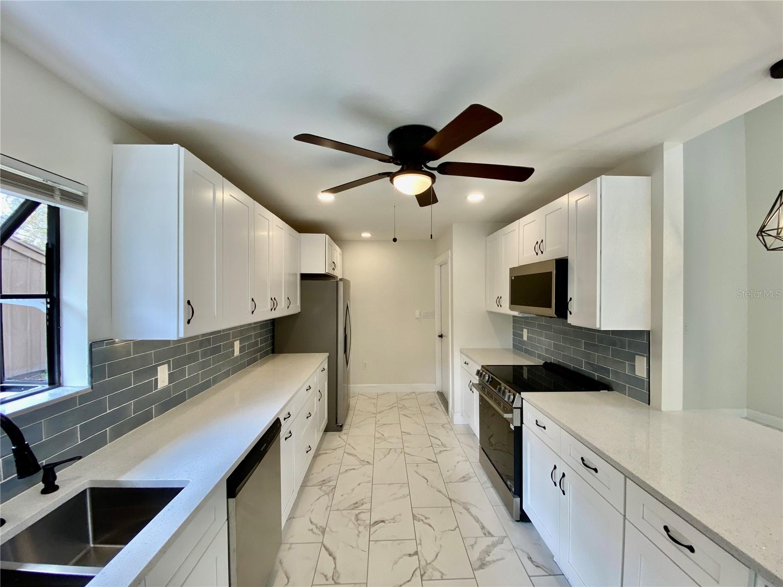 Image 11 of 38 For 1305 Water Oak Way N