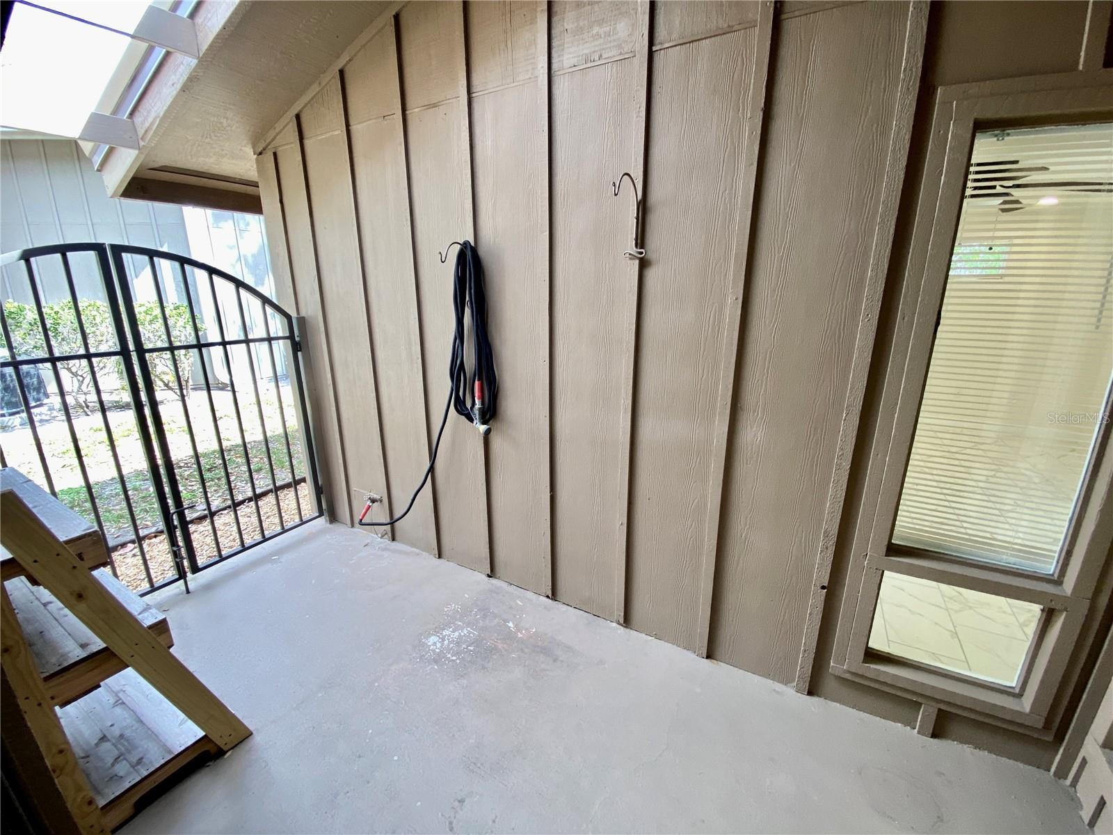 Image 33 of 38 For 1305 Water Oak Way N