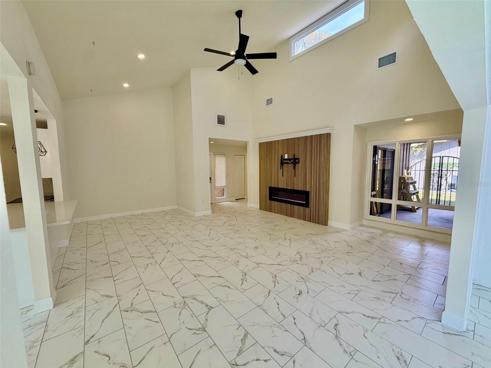 Image 7 of 38 For 1305 Water Oak Way N