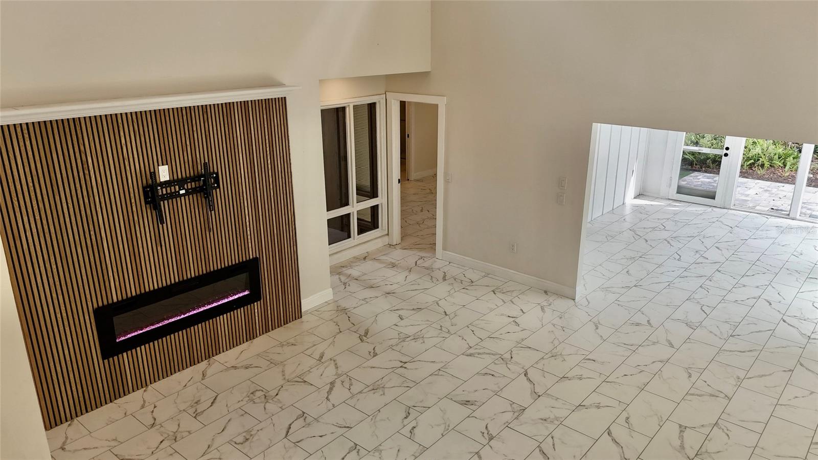 Image 8 of 38 For 1305 Water Oak Way N