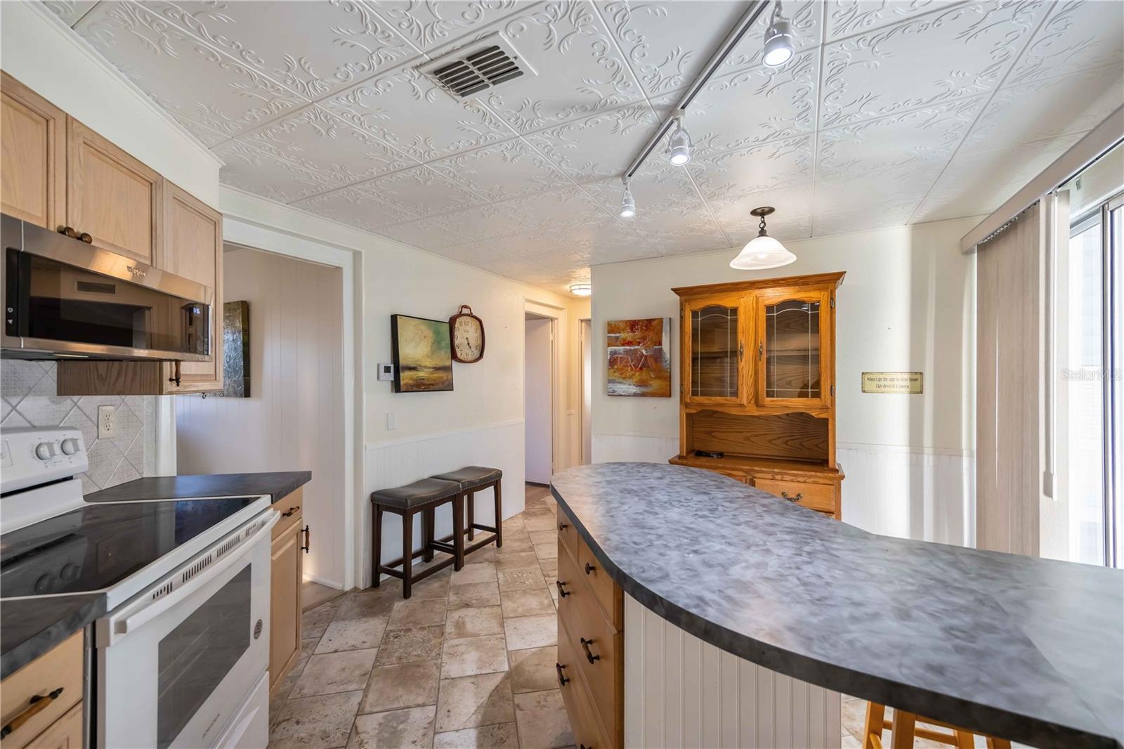 Image 13 of 32 For 10303 Burnt Store Road 14