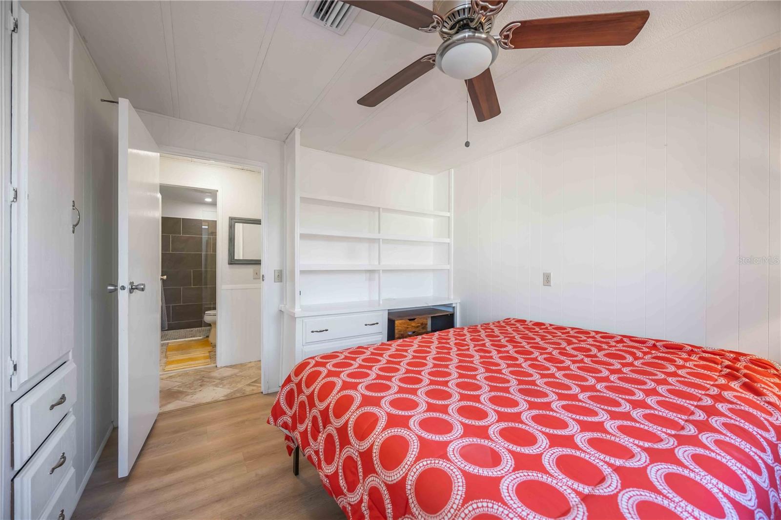 Image 16 of 32 For 10303 Burnt Store Road 14