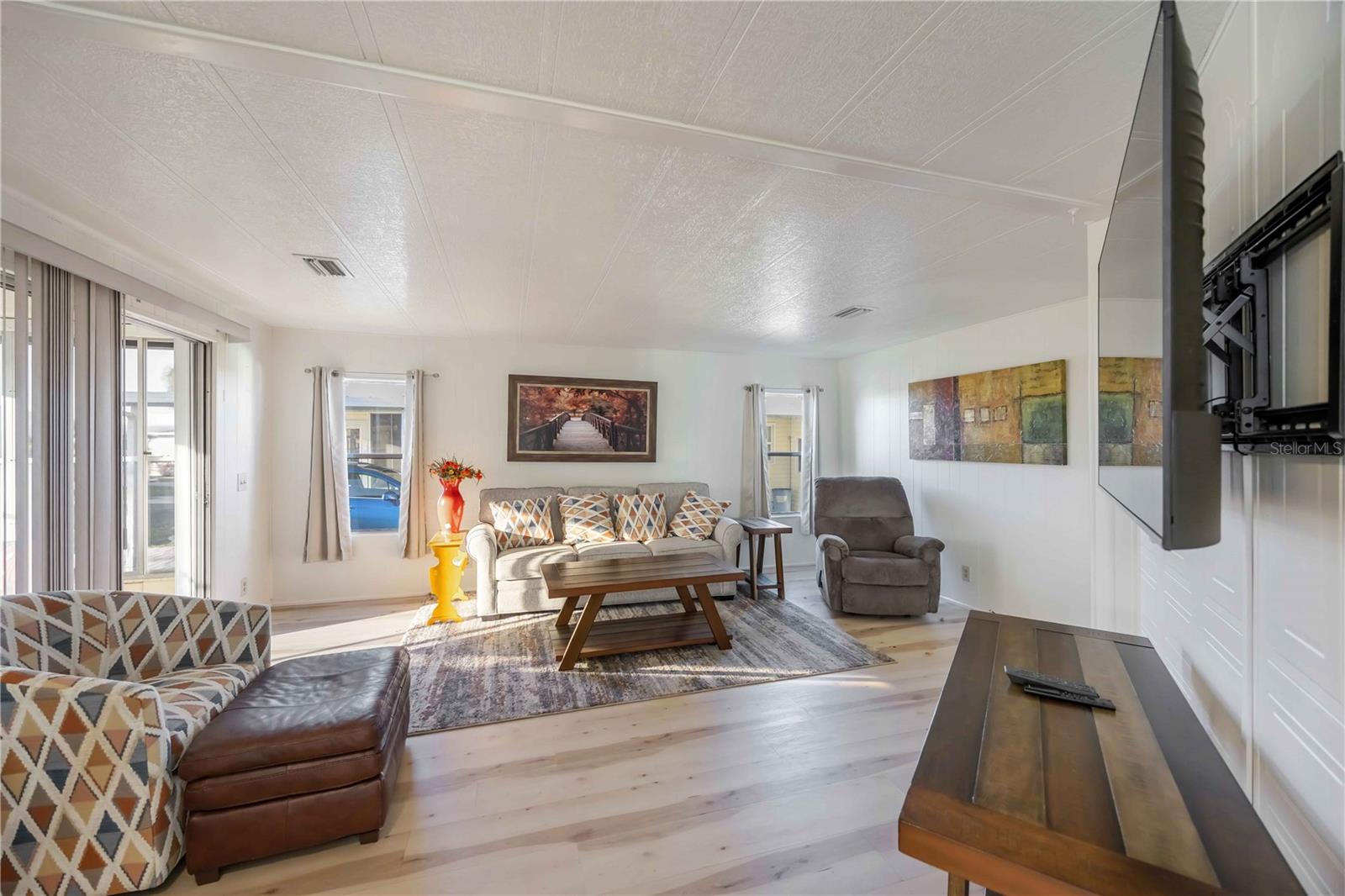 Image 6 of 32 For 10303 Burnt Store Road 14